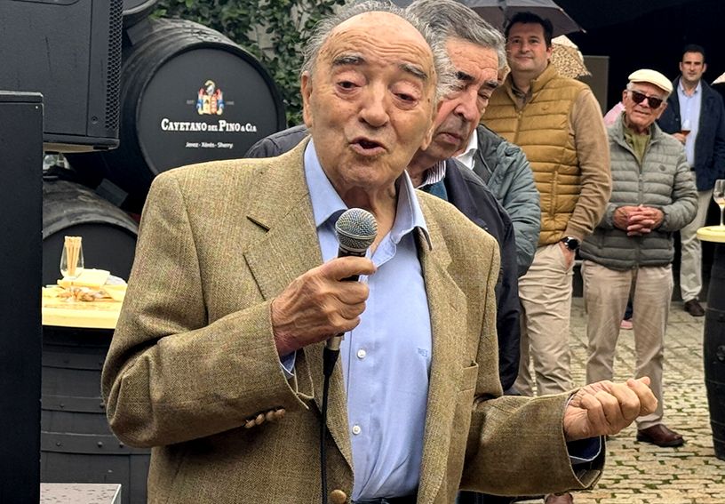 La Peña Flamenca 'Los Cernícalos' dedica a Antoñín Benítez su 'Noches de la Plazuela' de 2026