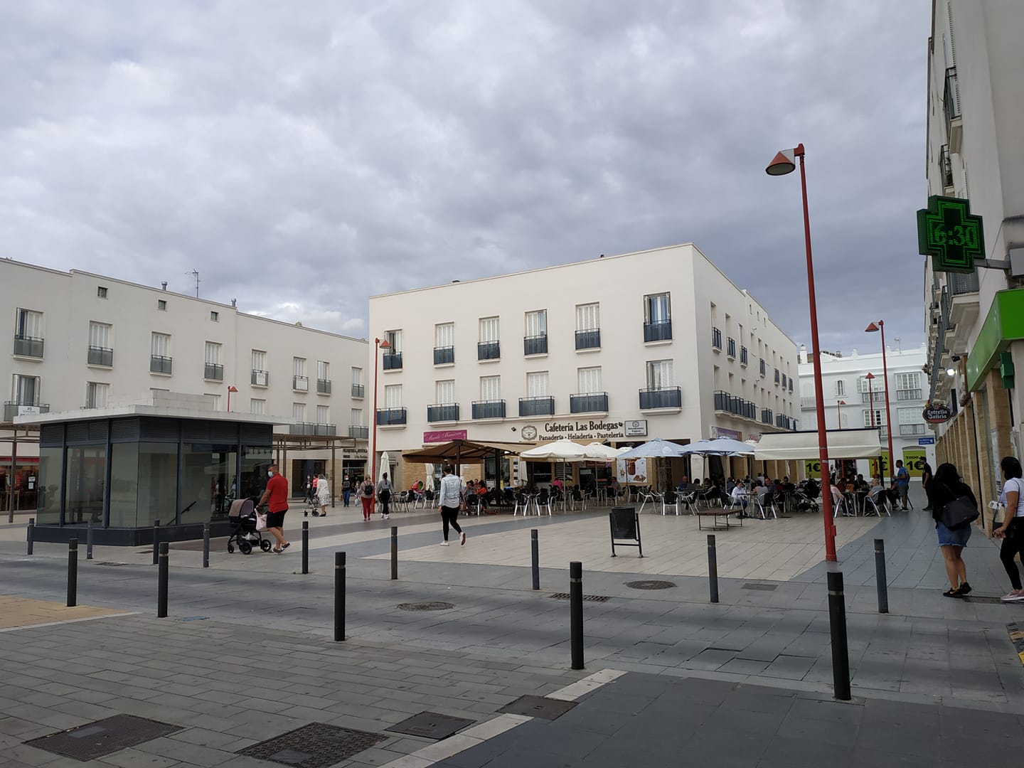 Entorno de la plaza de las Bodegas en el centro de Chiclana, en una imagen de archivo. - 