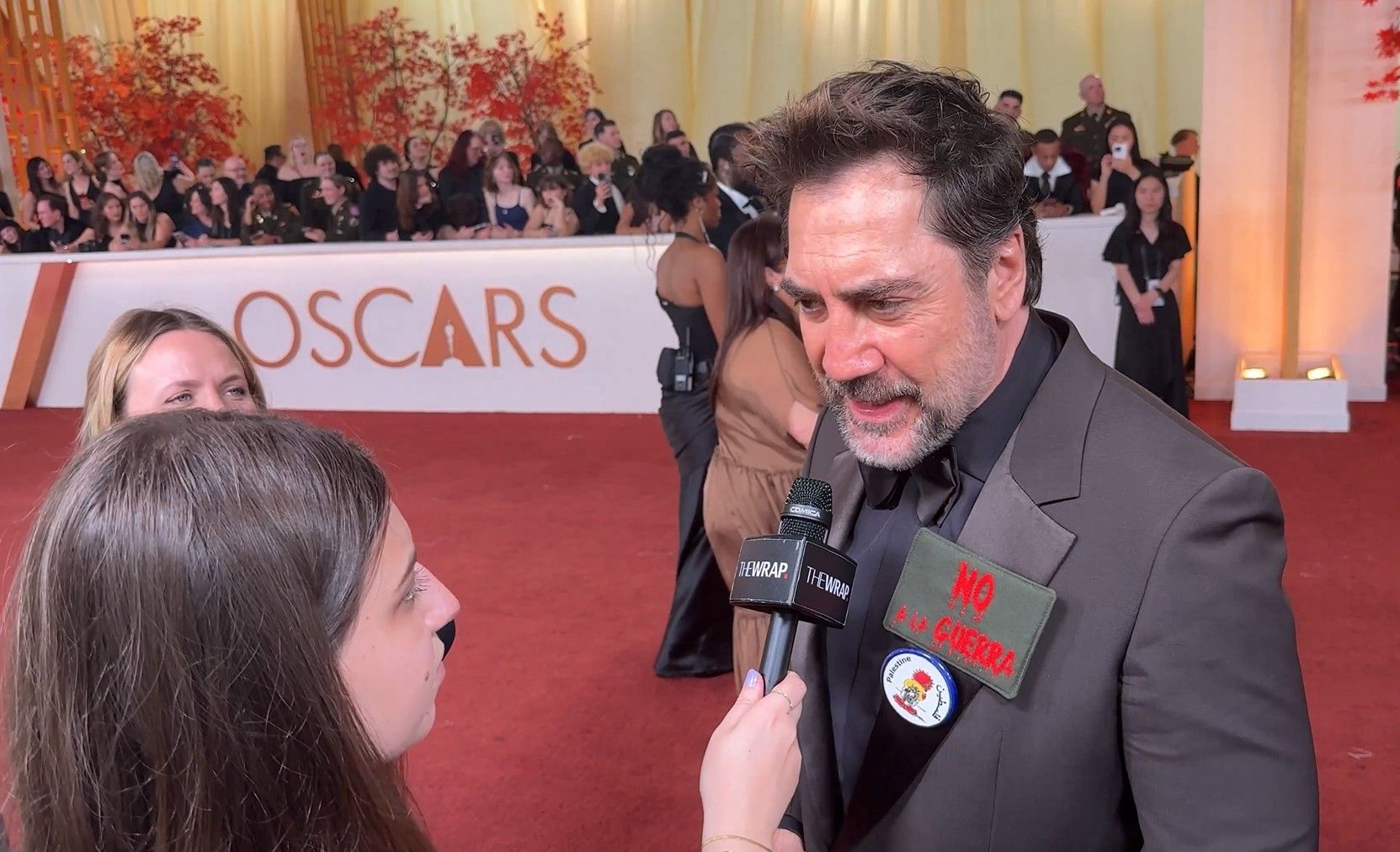 Bardem, con su 'No a la guerra'. - 