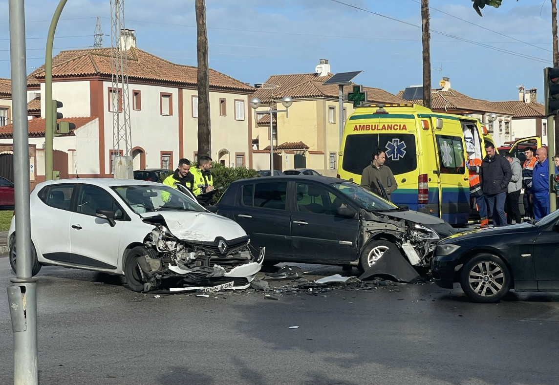 Dos heridos leves tras un accidente de tráfico en Guadalcacín