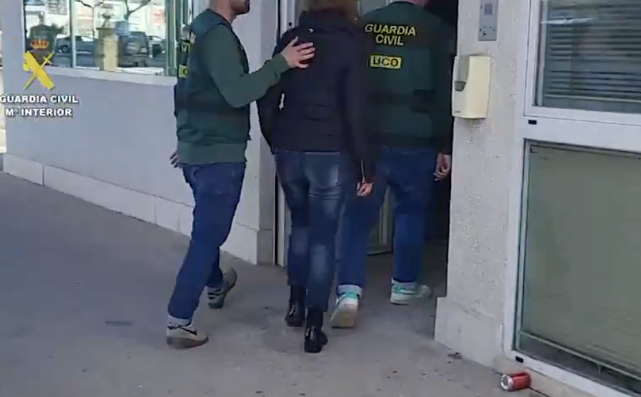 La mujer del empresario de Jaén, en la imagen de la Guardia Civil, acusado de la desaparición de Ibrahima Diouf queda en libertad con cargos. - 