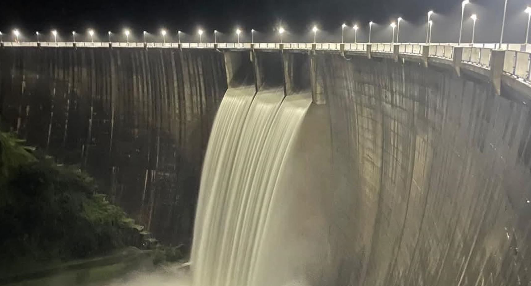 jose El embalse José Torán, al 103% de su capacidad en Lora del Río. - 