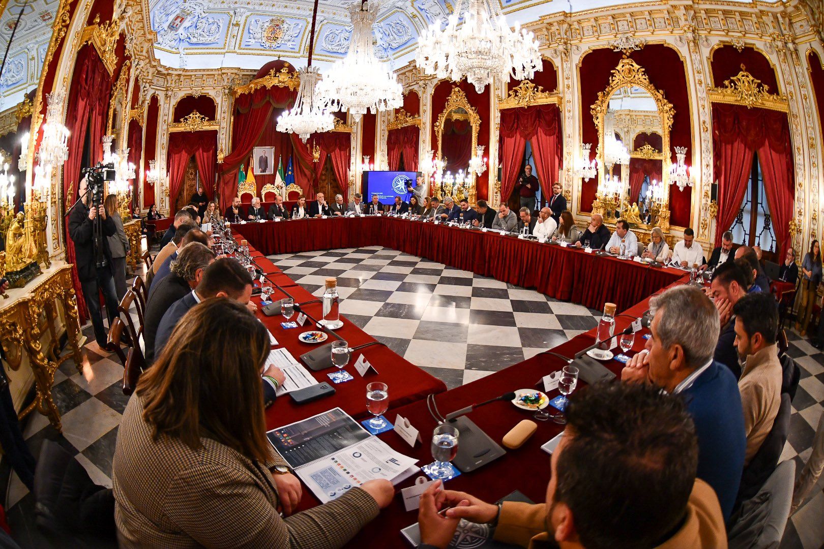 La Diputación de Cádiz presenta su Estrategia Presupuestaria 2025, la más ambiciosa de su historia