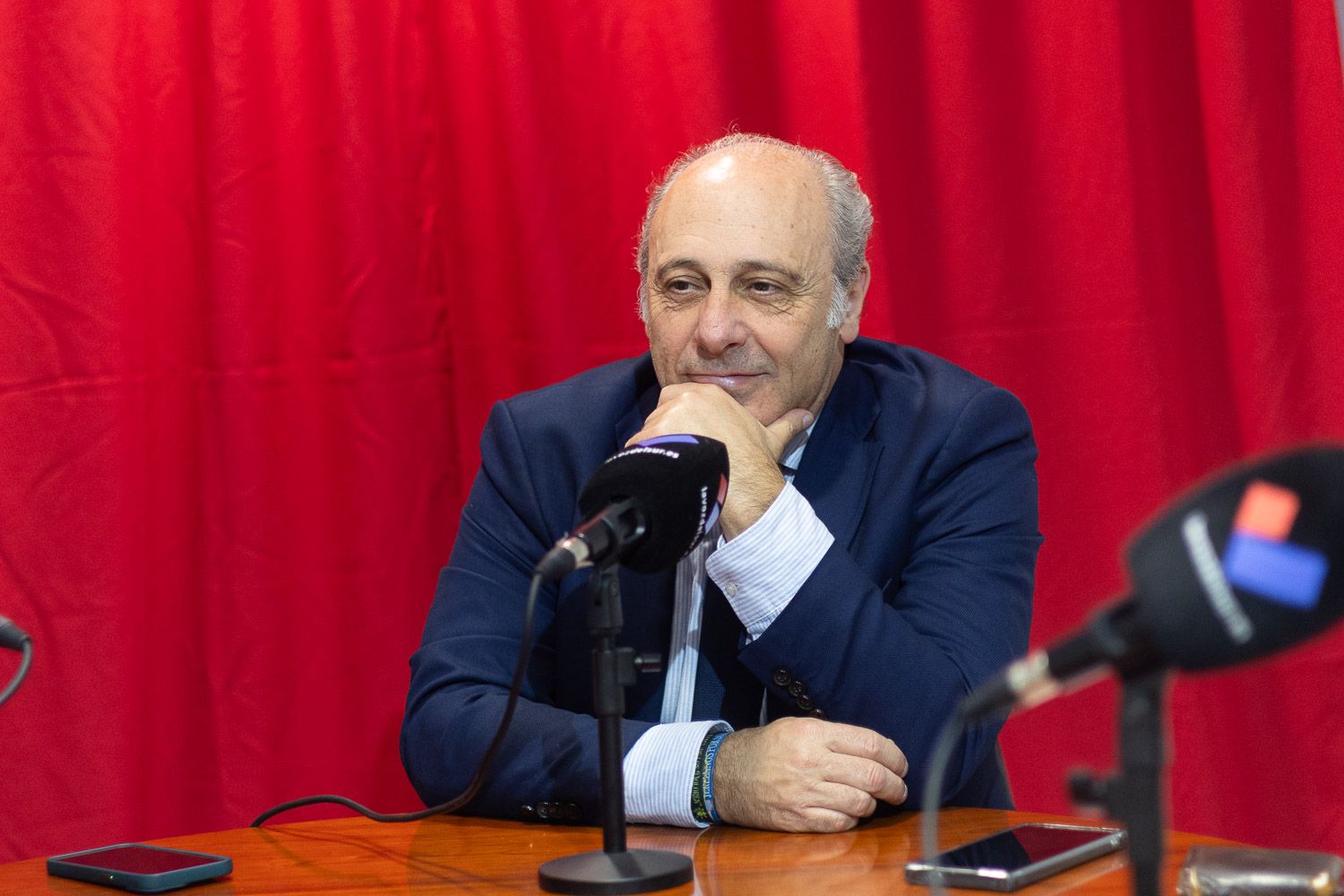 Pedro Pérez aboga por suprimir el cartel de la Semana Santa
