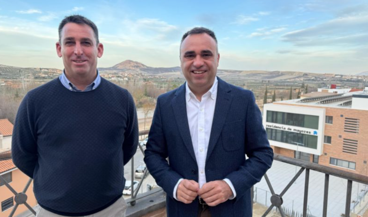 Francis Rodríguez, presidente de la Diputación de Granada, con su sucesor en la Alcaldía de Alhendín. - 