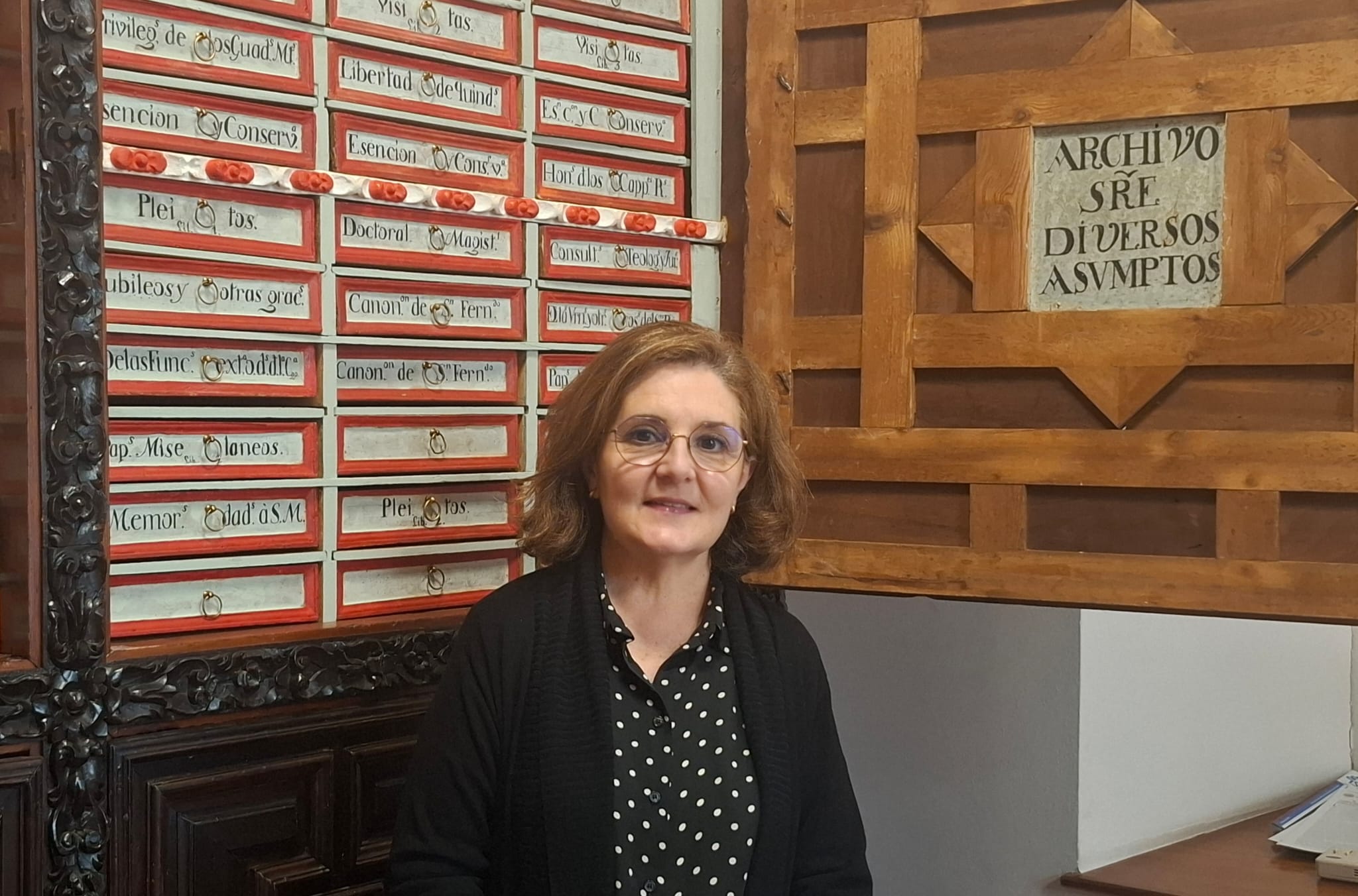 La archivera de la Catedral de Sevilla, elegida secretaria de la Asociación de Archiveros de la Iglesia en España