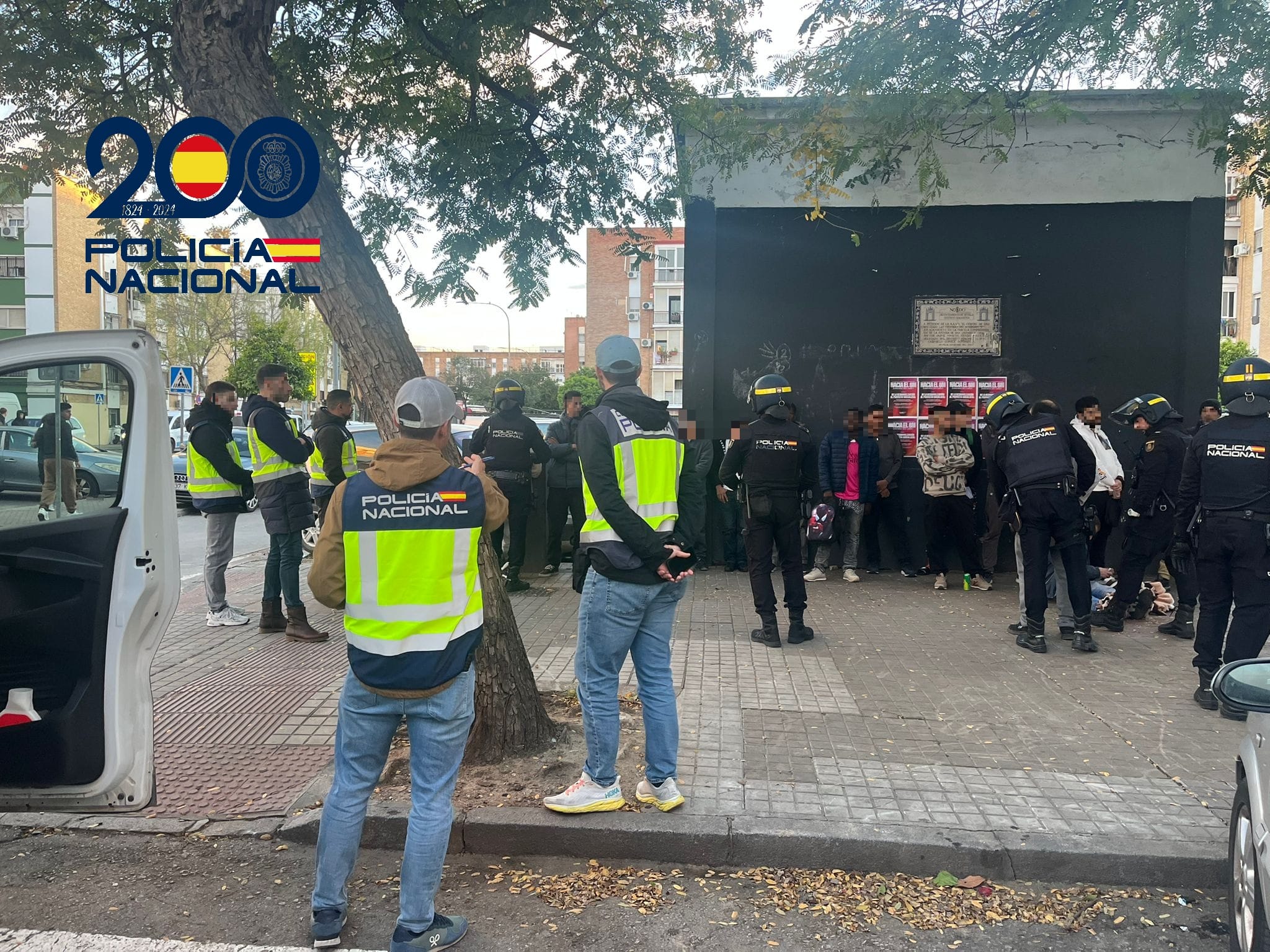 Despliegue de la Policía en El Cerezo. - 