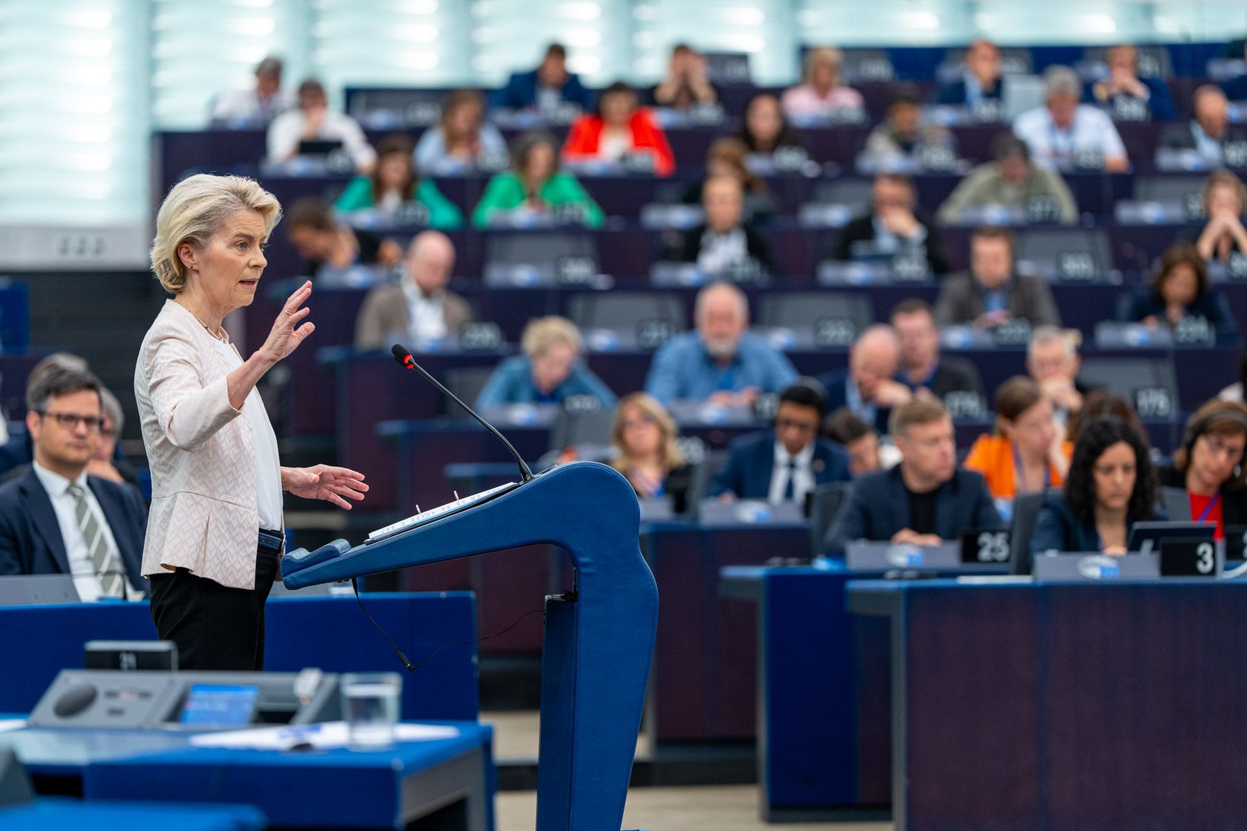 La Apdha, contra la directiva que permite expulsiones masivas de migrantes en la Unión Europea: 