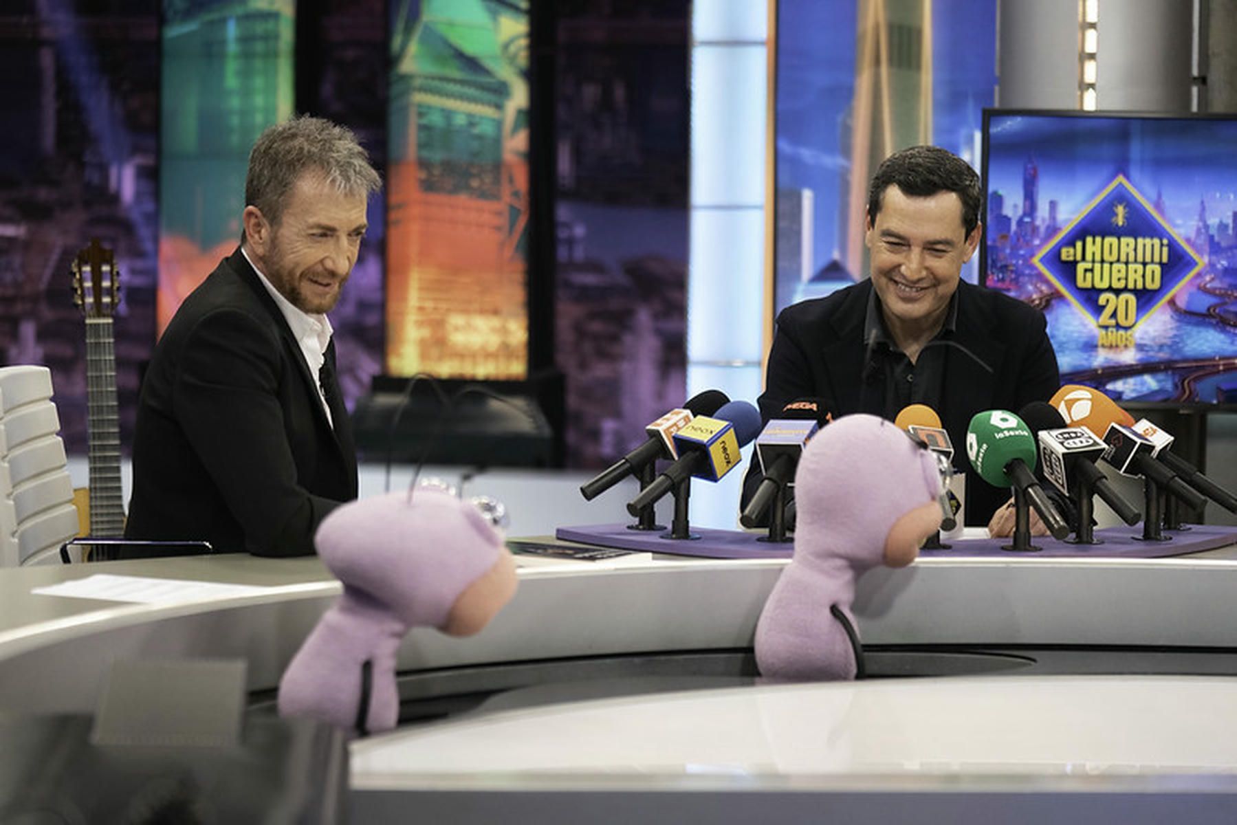 Vídeo | Juanma Moreno imitando en El Hormiguero a José María Aznar y a Mariano Rajoy, que le dio un consejo