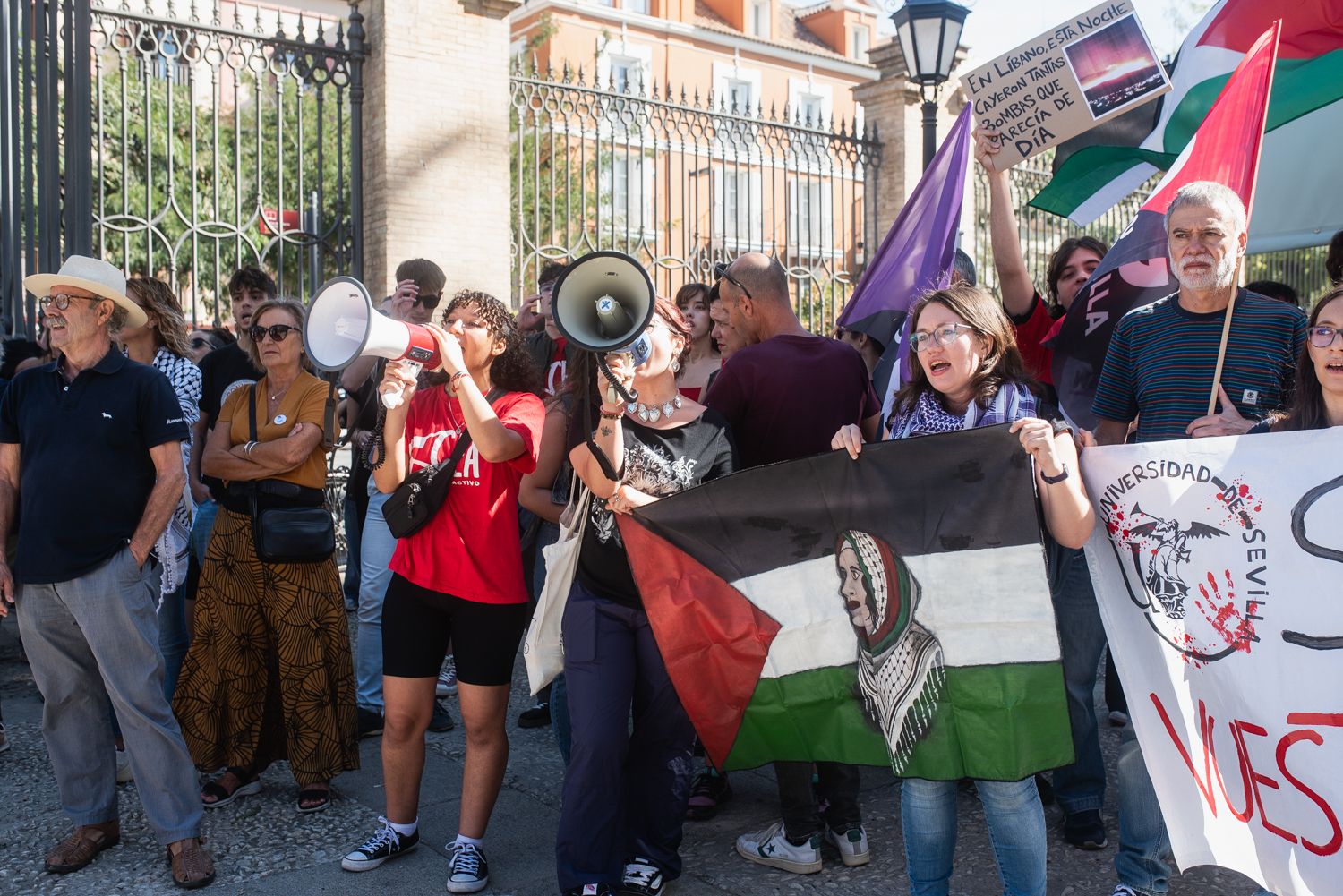 La huelga estudiantil en la Hispalense por la situación en Gaza, en imágenes.  - MAURI BUHIGAS
