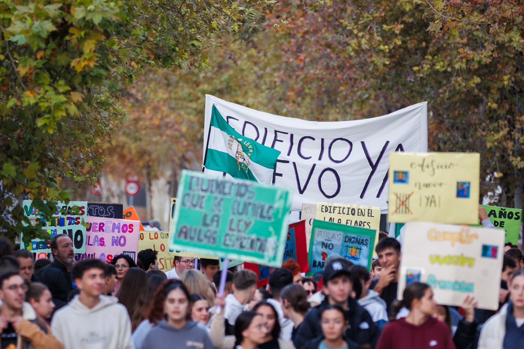 Manifestación de la comunidad educativa del IES Lola Flores, el 4D. - MANU GARCÍA