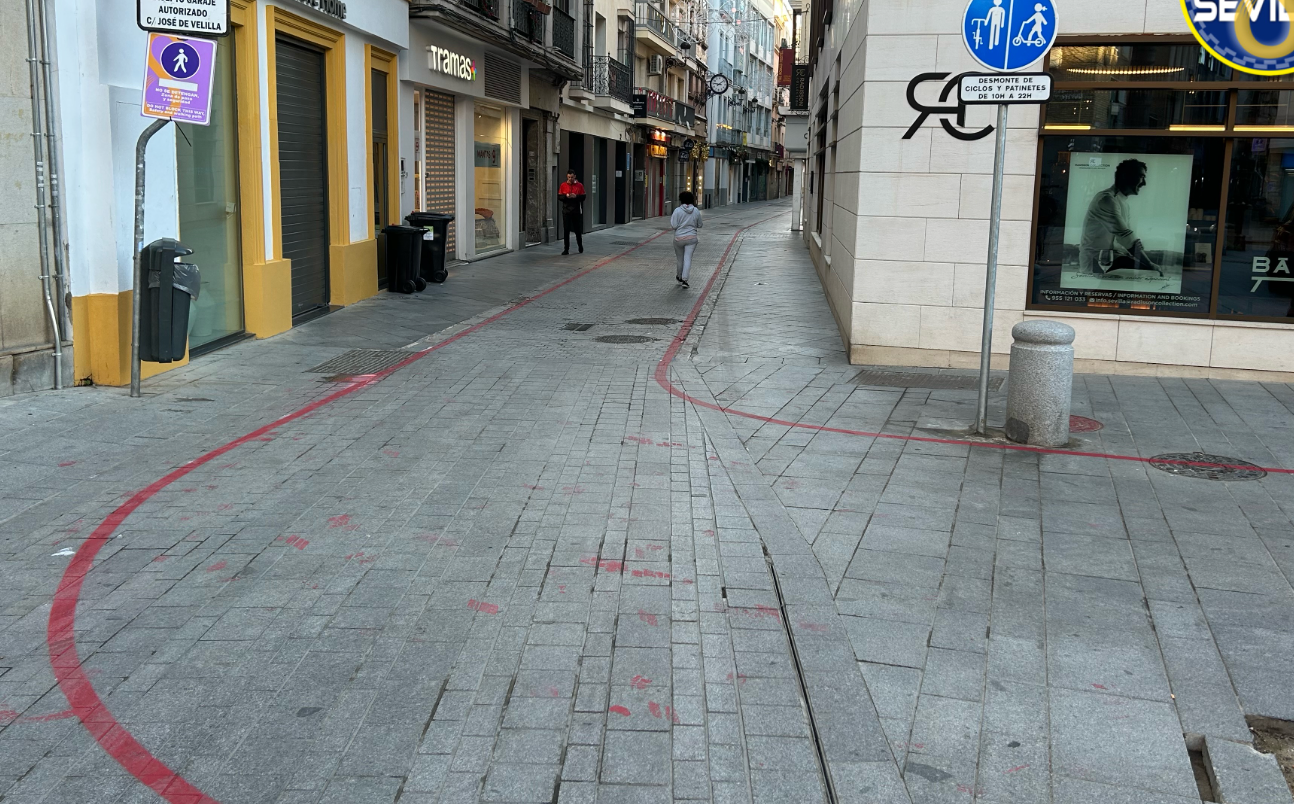 Líneas de color rojo para facilitar el tránsito en la Magna. - 