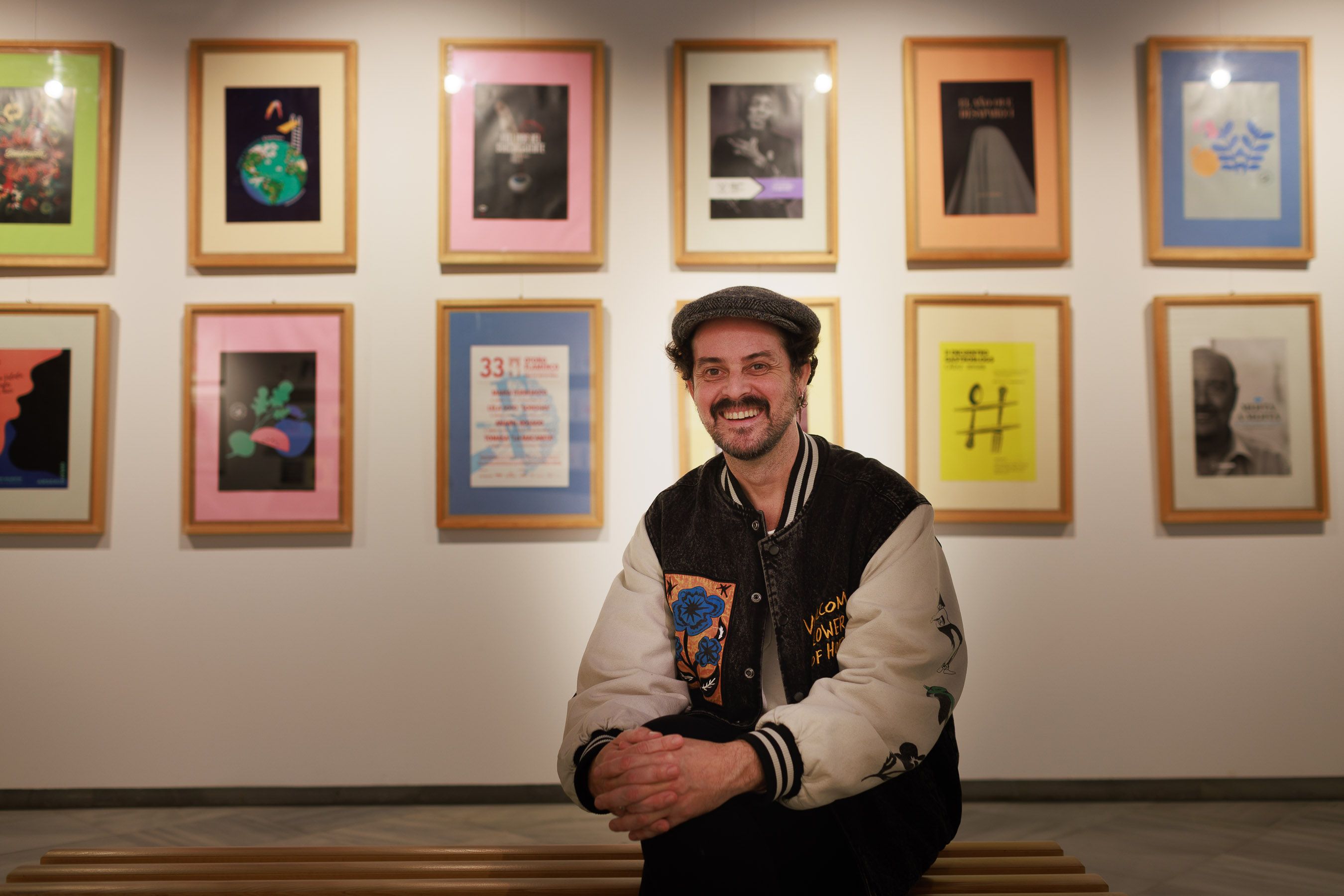 Salva García-Ripoll, el diseñador que 'da color' al sherry, ilustra aforismos y 'se come' a Cádiz