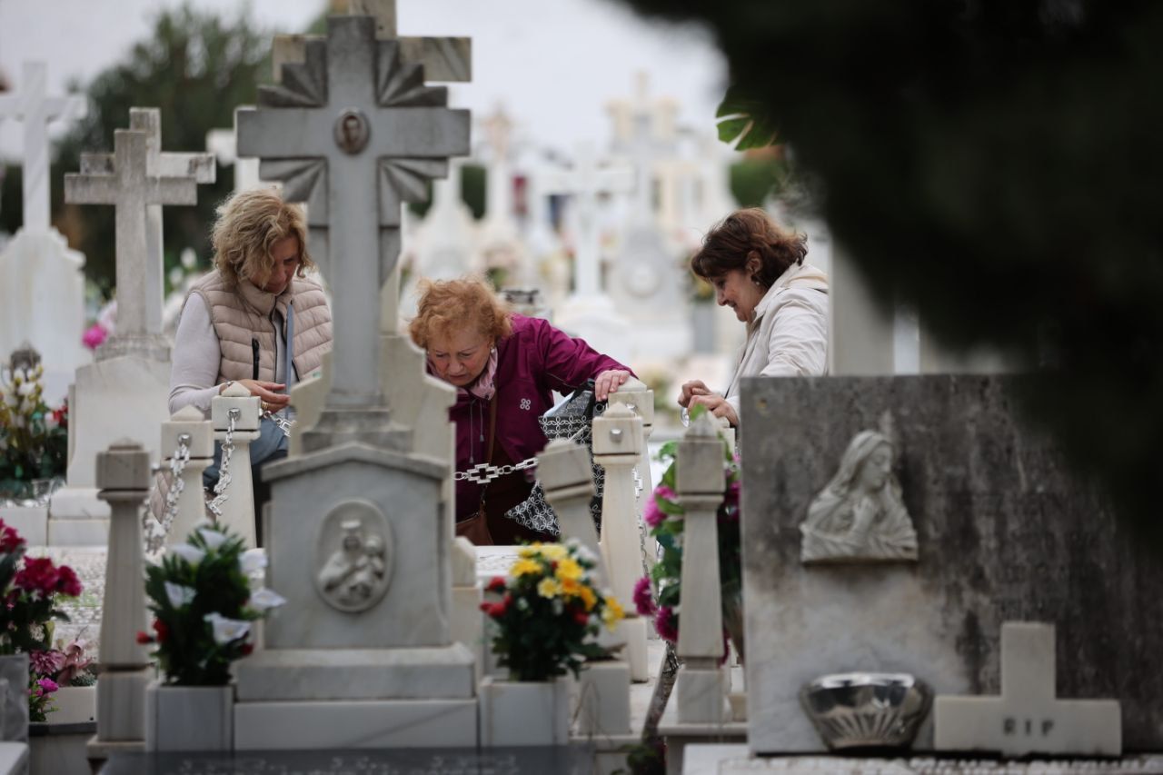 Cómo visitar el cementerio de Jerez durante el puente de Todos los Santos: autobús especial, horarios y accesibilidad