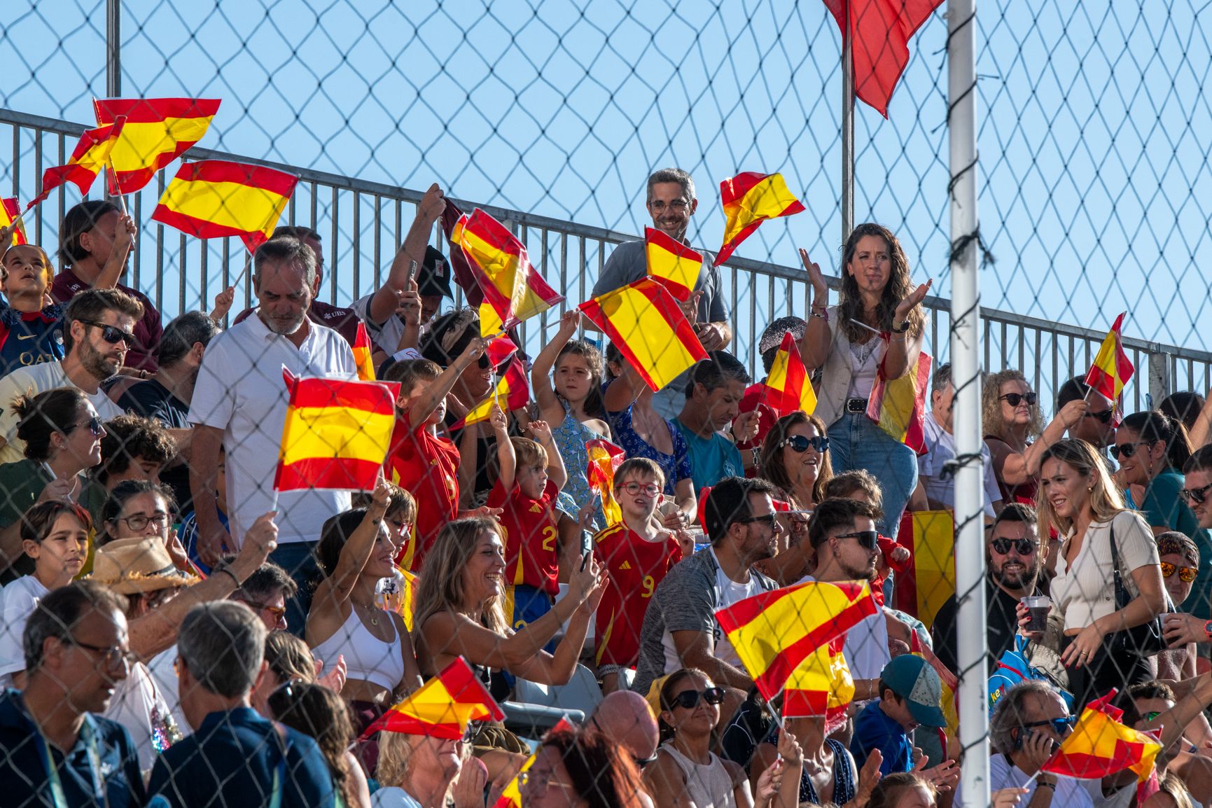 España e Inglaterra de fútbol playa, jugando en la Victoria de Cádiz. - REYNA