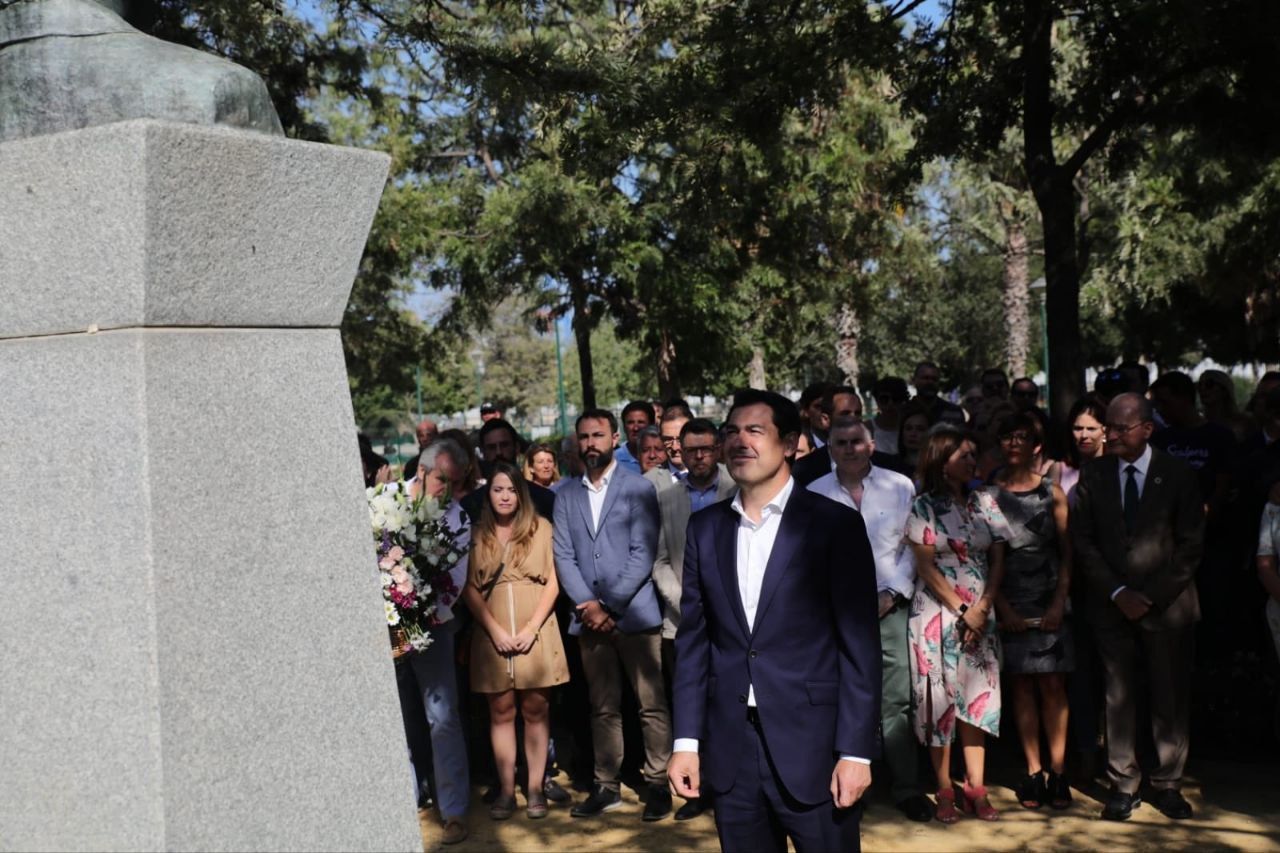 Moreno durante un homenaje a Martín Carpena, concejal del PP asesinado por ETA. - 