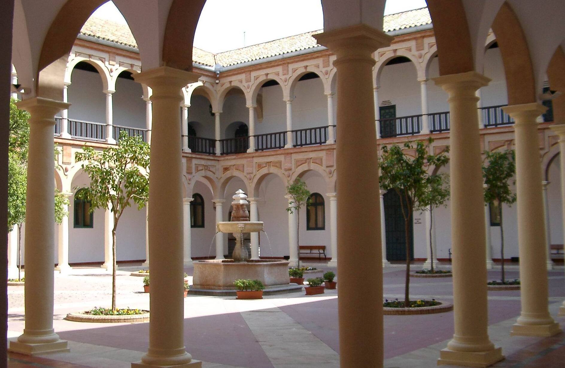 Facultad de Derecho y Ciencias Económicas y Empresariales de Córdoba. - 