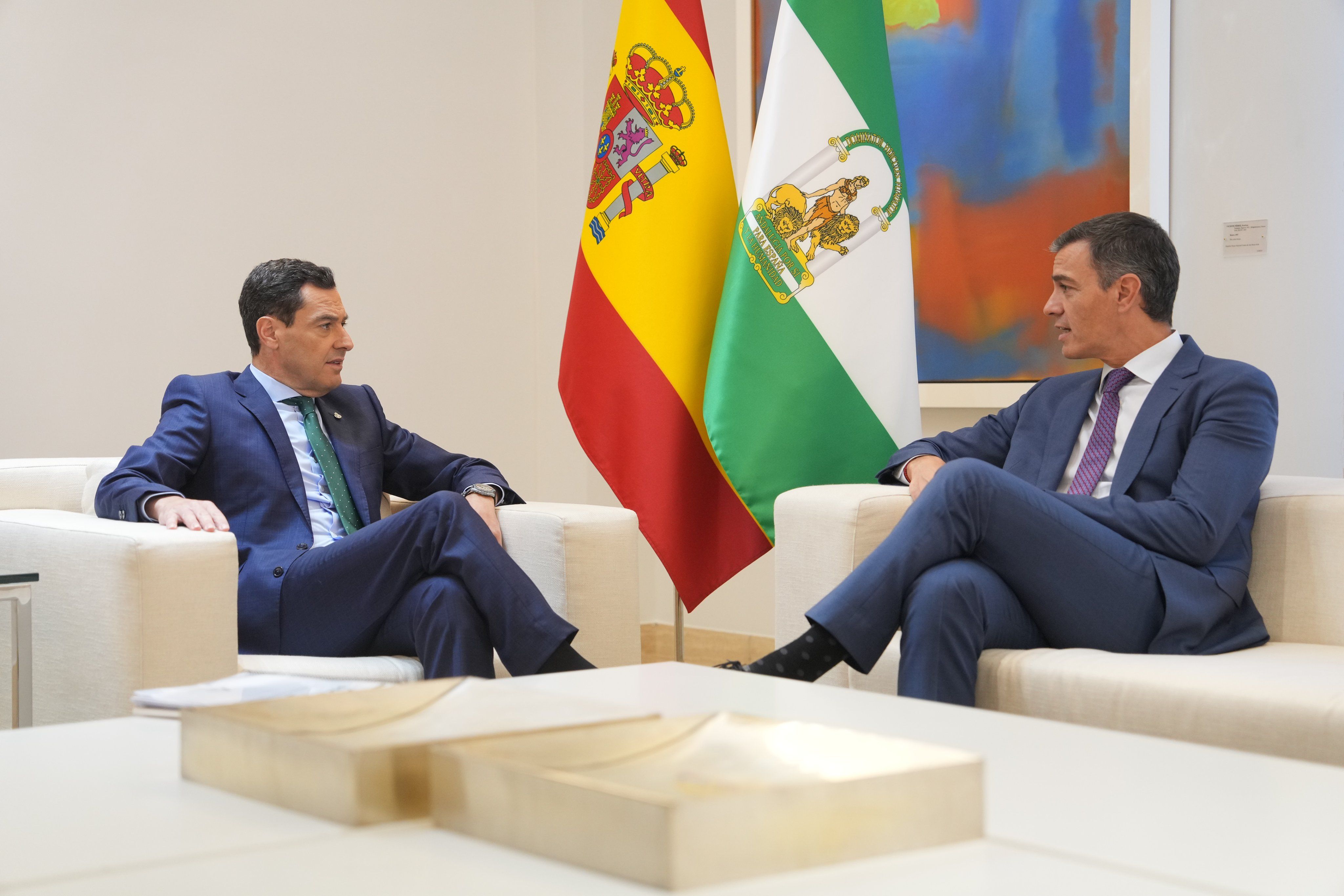 Juanma Moreno, en La Moncloa, con Pedro Sánchez. 