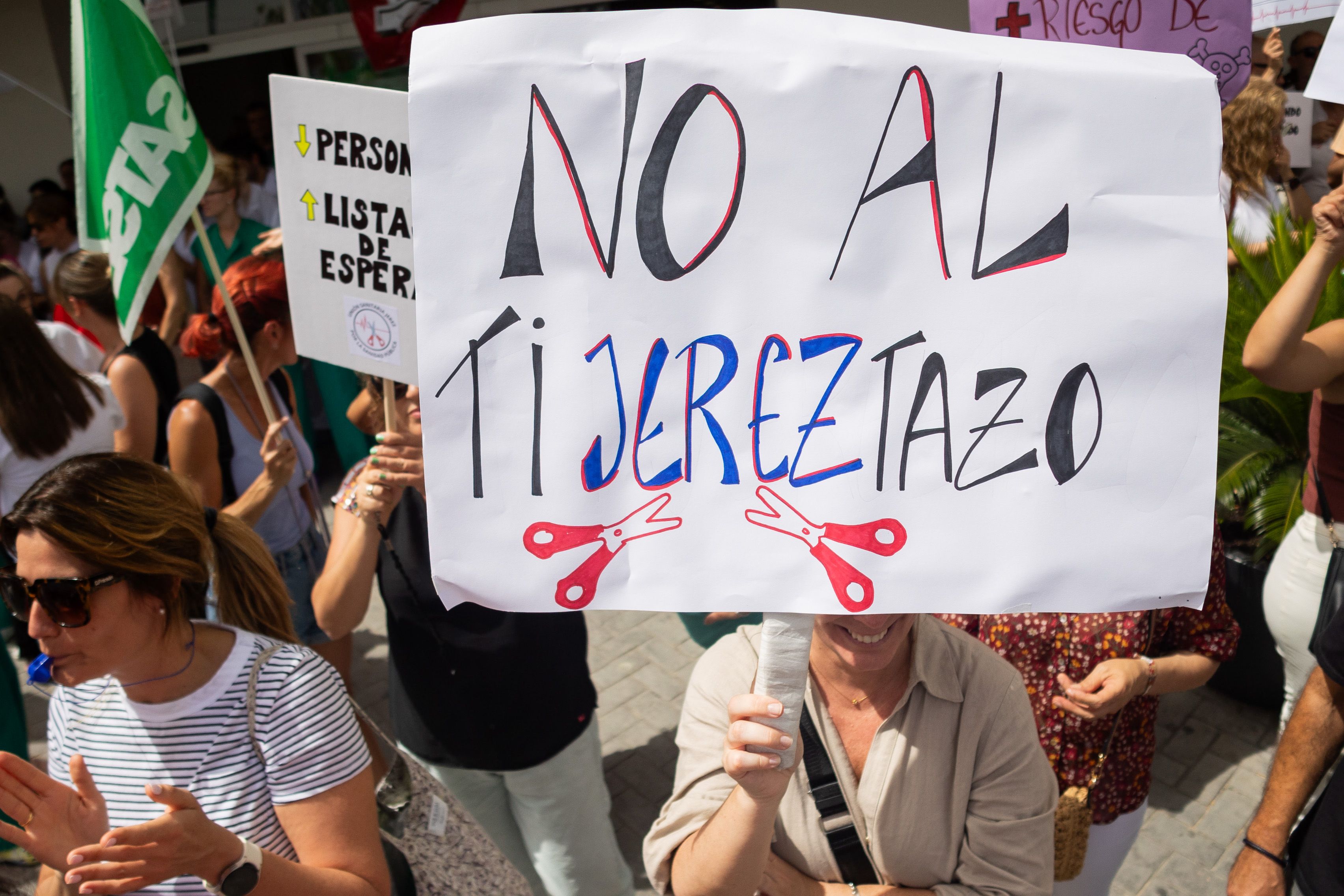 Imagen de archivo de un acto de protesta en el Hospital de Jerez. - MANU GARCÍA