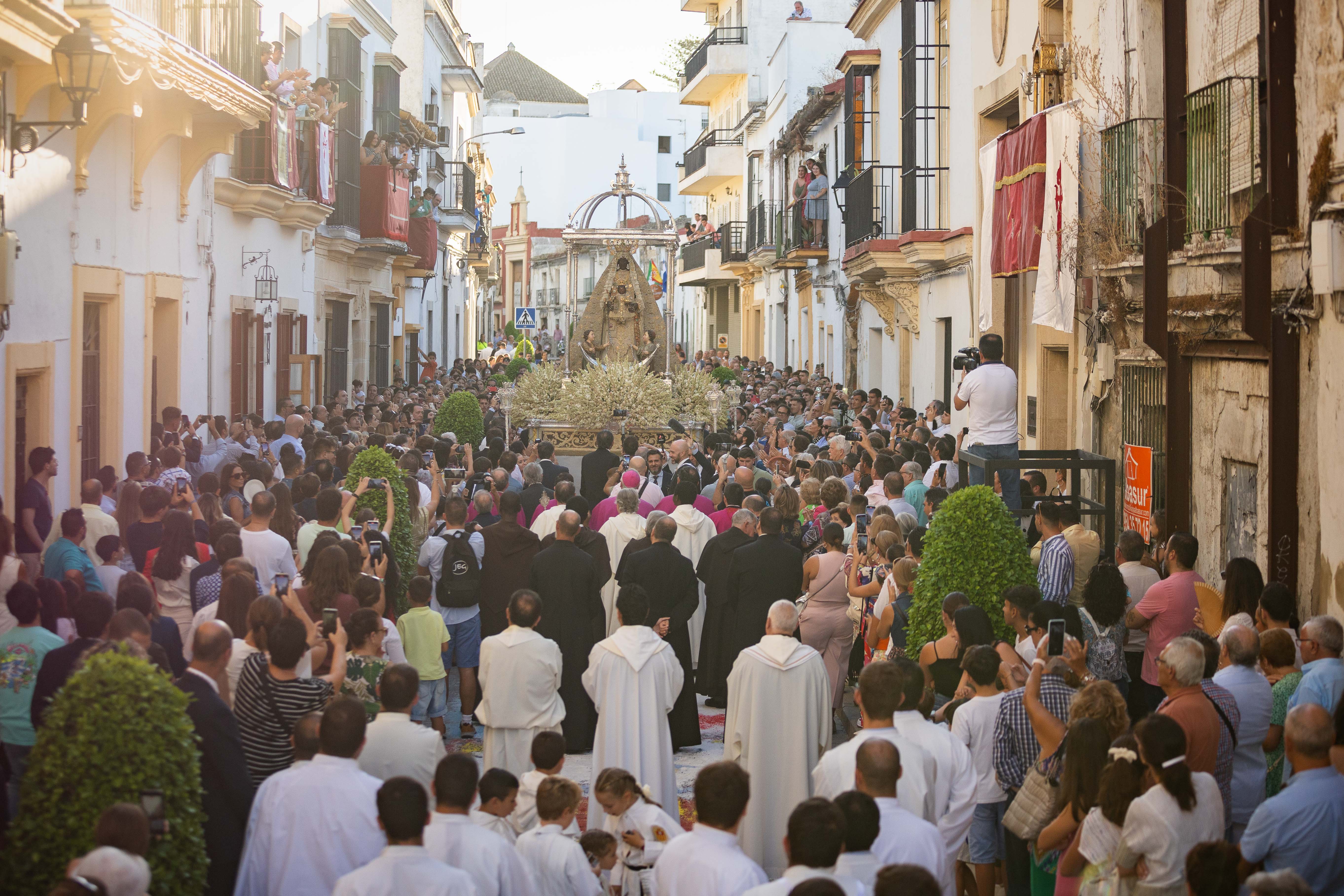 La Virgen de la Merced será restaurada junto al histórico manto de los pájaros