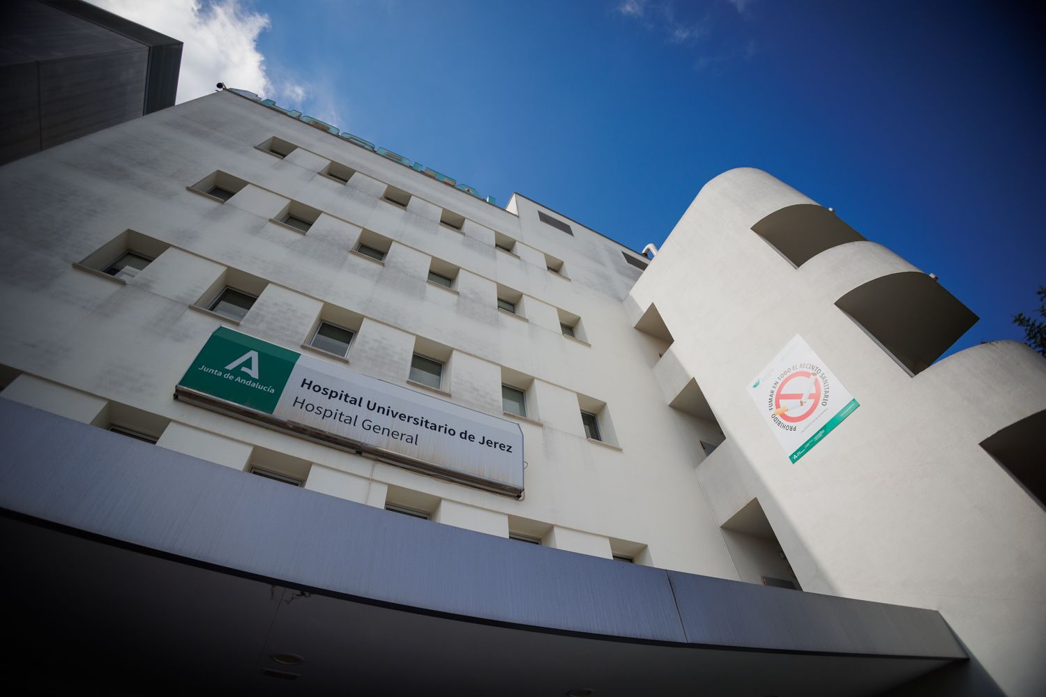 Fachada del Hospital de Jerez. - MANU GARCÍA