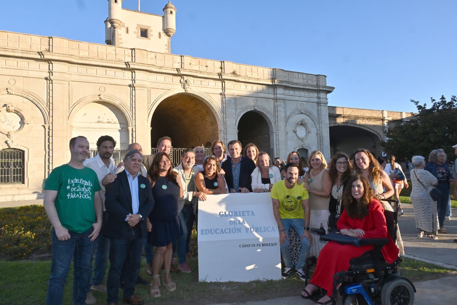 Glorieta de la Enseñanza Pública inaugurada en Cádiz. - 