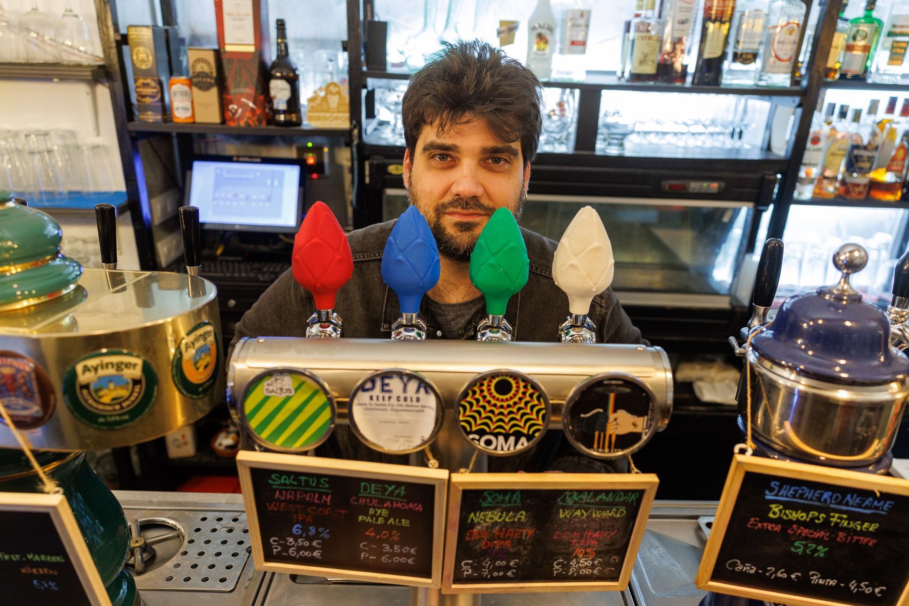 Birrópolis, la 'ciudad' de la cerveza está en Jerez: 14 tiradores en rotación y 150 referencias todo el año