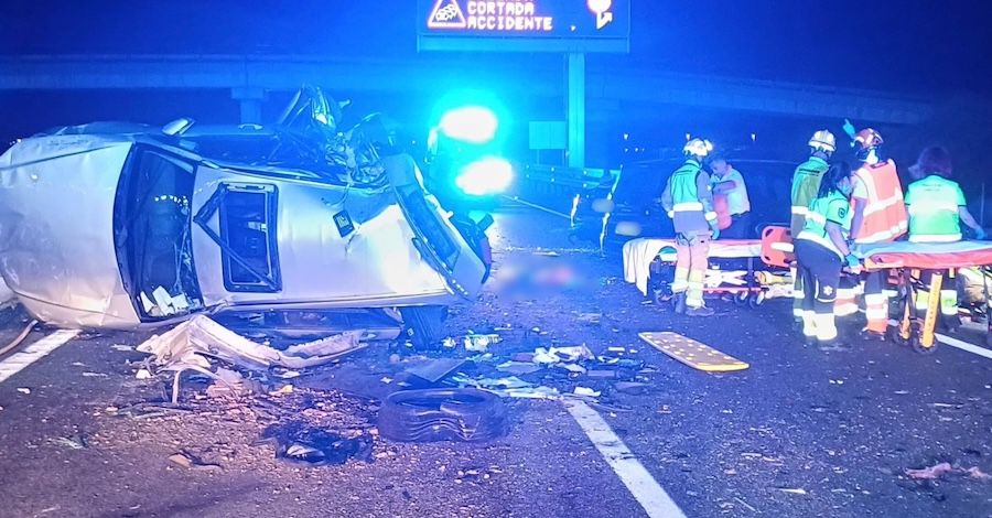 Un menor fallecido y 14 heridos en un accidente múltiple con tres ...