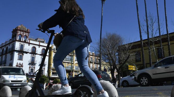 A 15 km/h, con chaleco y con seguro: los patinetes en Sevilla comienzan a ser multados si no se cumplen las nuevas normas