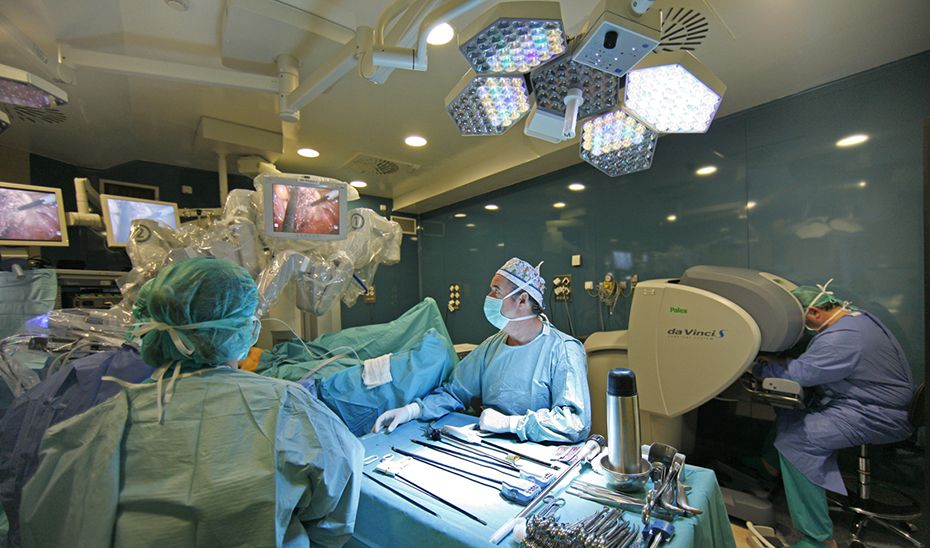 Primer trasplante intestinal en Andalucía: una mujer de Sevilla vuelve a comer tras 14 años gracias al Virgen del Rocío