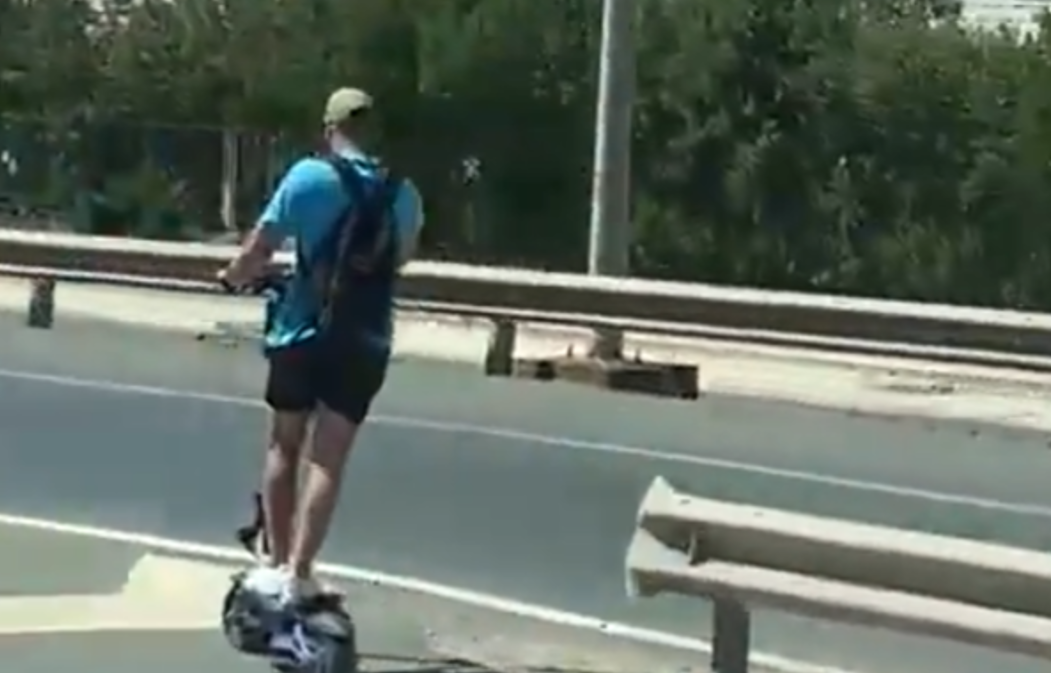 Novedades sobre los patinetes: el Gobierno reforma el reglamento sobre edad mínima, casco, chaleco y multas