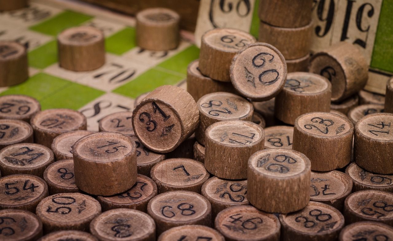 74 personas y más de 10.000 cartones: un bingo ilegal abría los fines de semana en Barbate para evitar inspecciones de la Policía