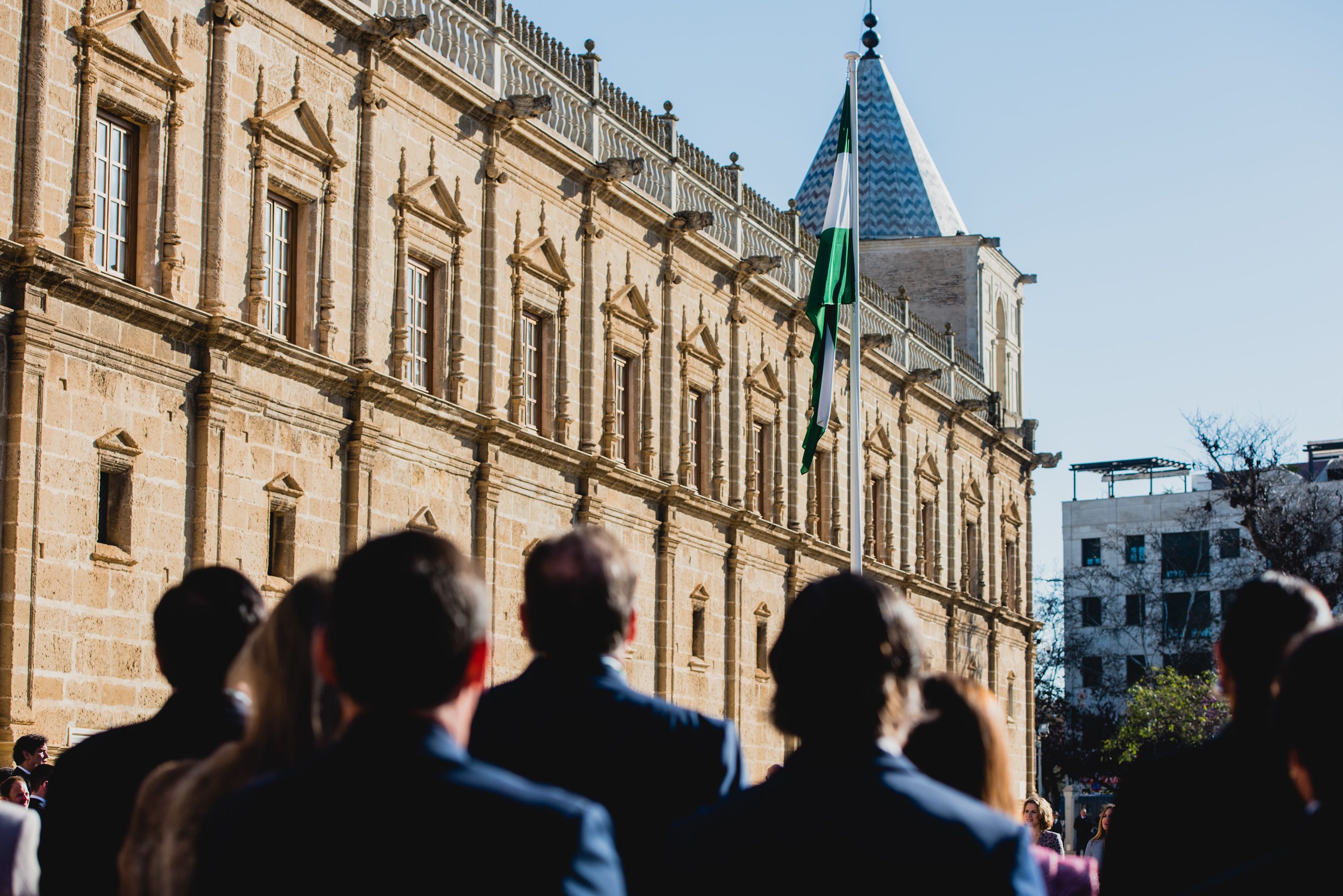 El izado de la bandera de Andalucía. - MAURI BUHIGAS