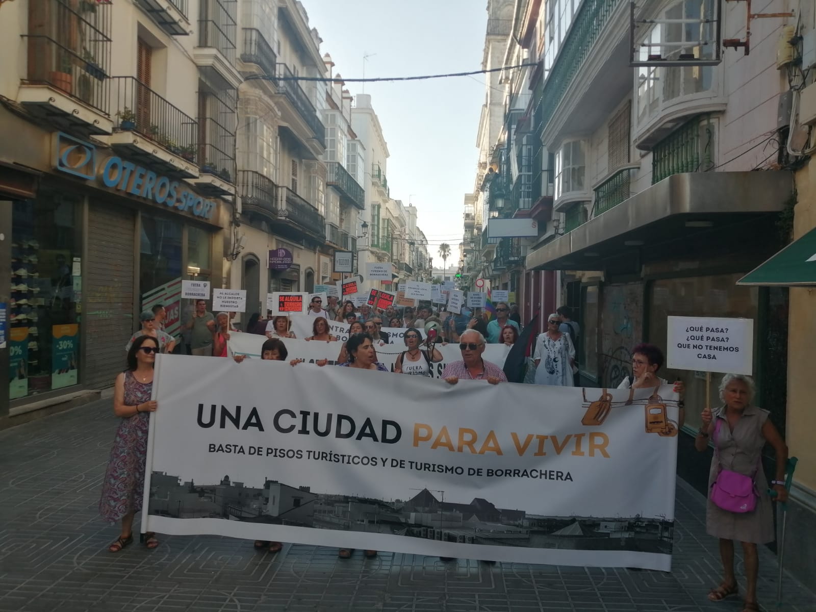 La manifestación contra la turistificación del pasado 20 de julio por las calles de El Puerto. - 