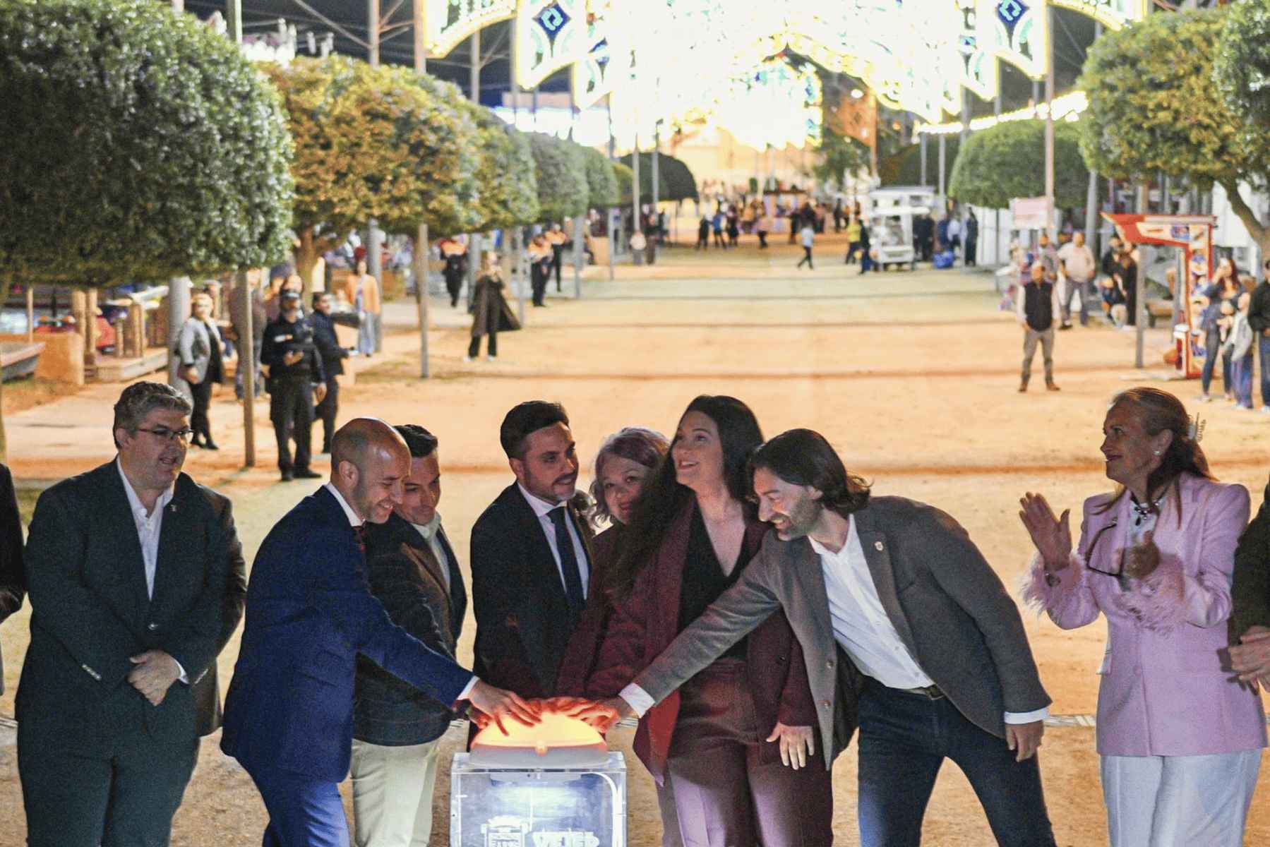 Vejer enciende su Feria de la Primavera con un homenaje que emociona a Grazalema