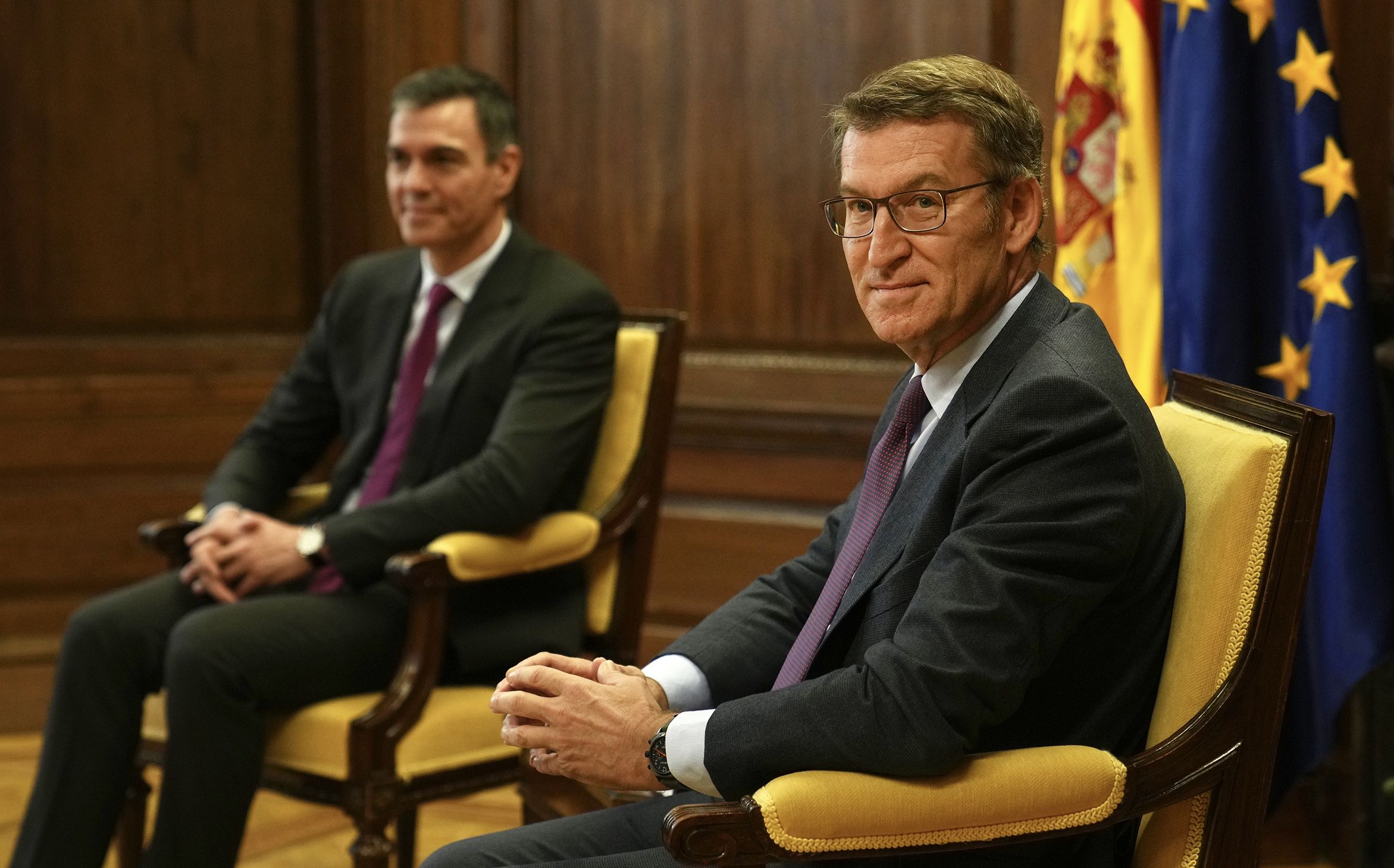 Pedro Sánchez y Núñez Feijóo, en su última reunión de hace una semana. - 