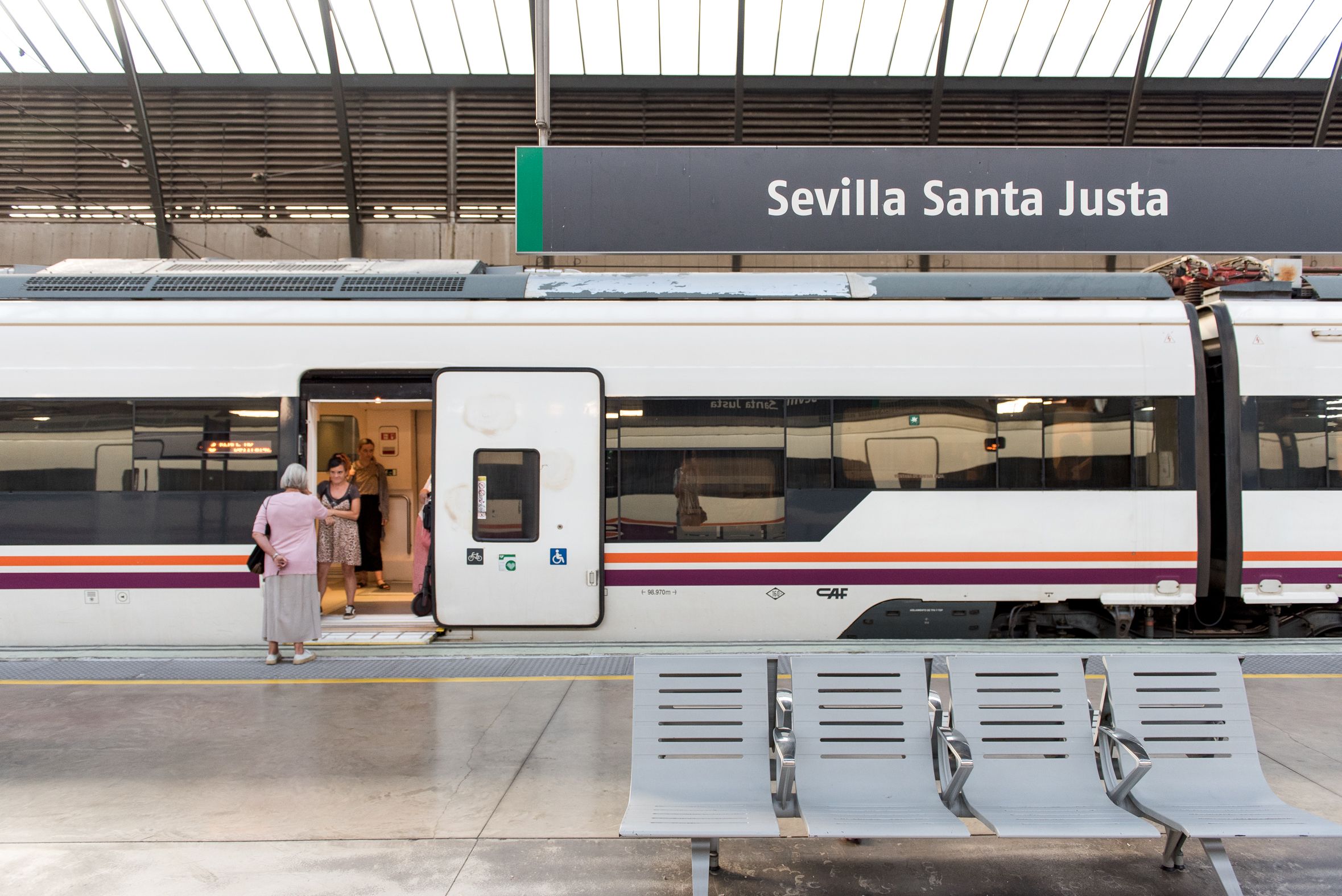 Nuevo lío en la conexión Madrid-Andalucía por tren: retrasos en los AVE este primer martes
