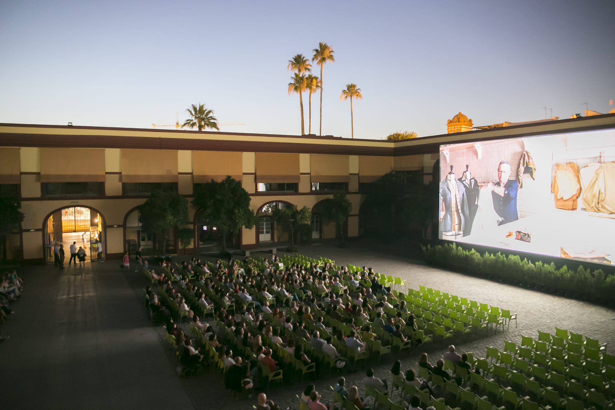 Sevilla llena de 'Cine de Verano' su patio de Diputación: cartelera, precios y horarios del ciclo al aire libre