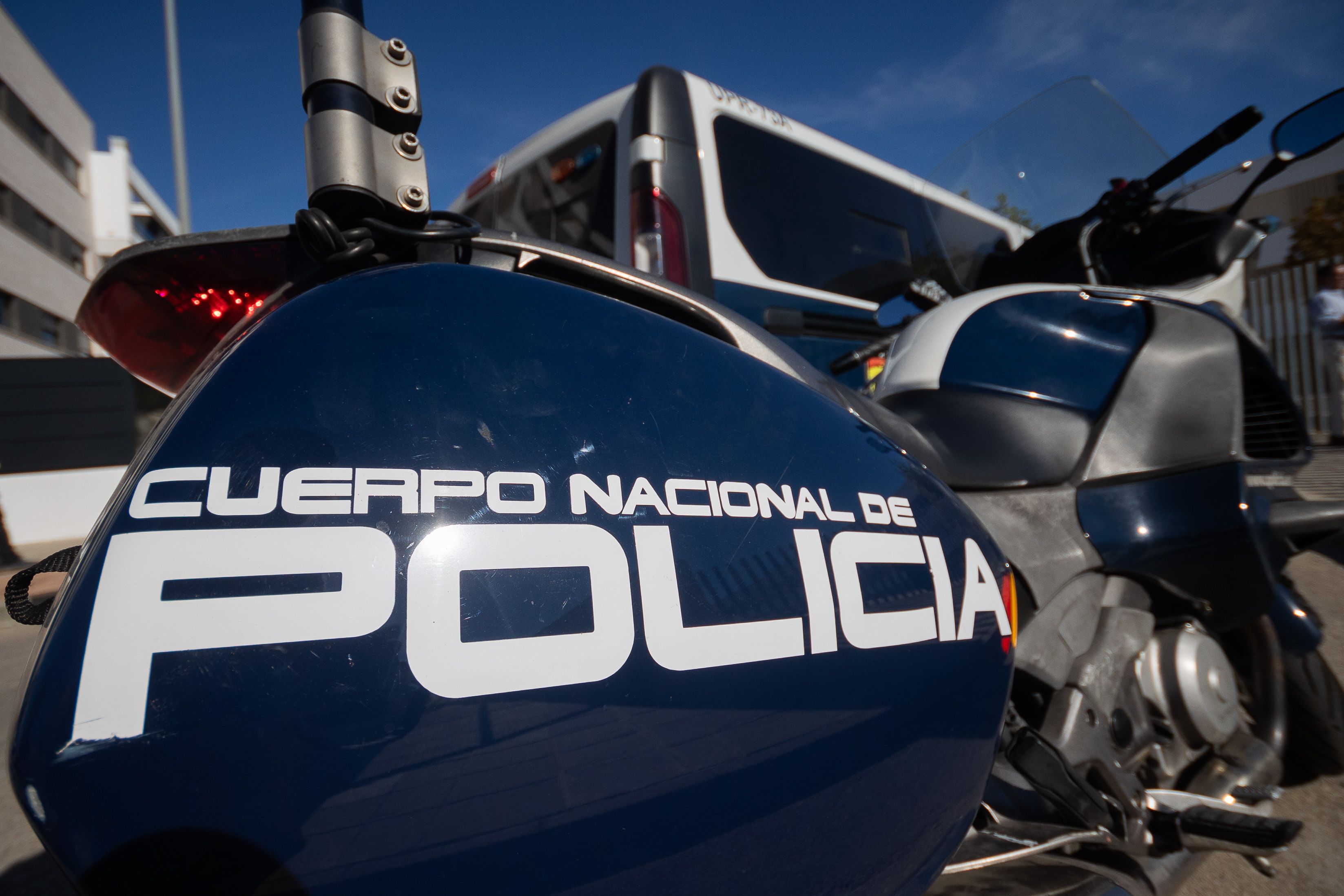 Detienen a un hombre por agredir sexualmente a la nieta de su expareja: la amenazó con matar a sus padres si lo contaba