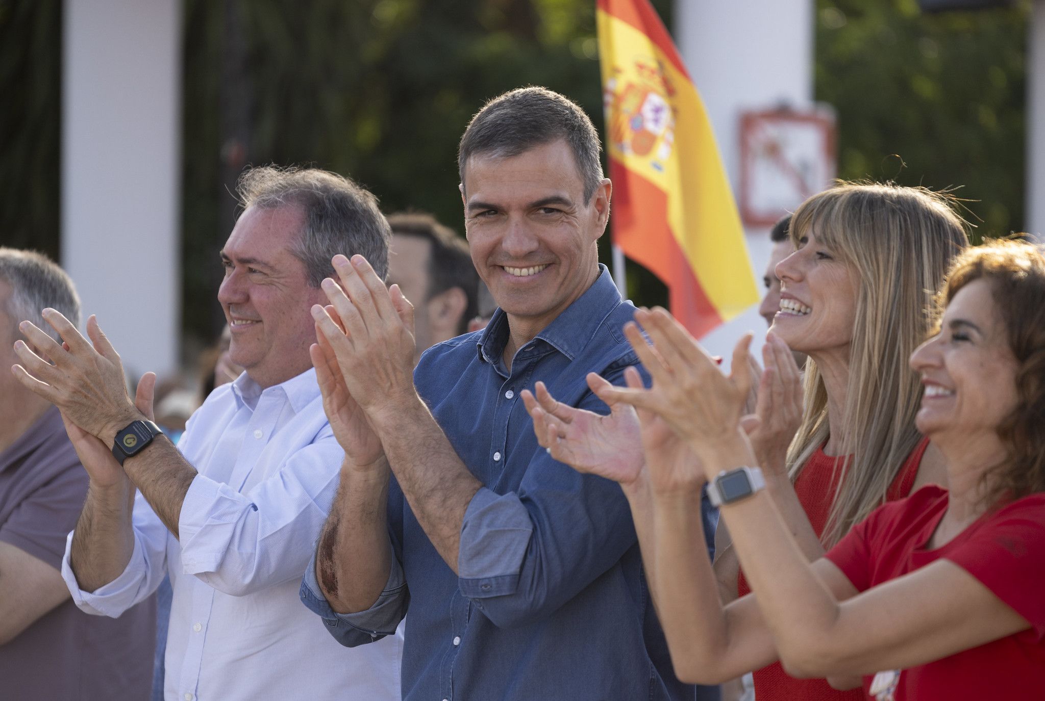 Pedro Sánchez se va a un mitin en Benalmádena con su mujer Begoña Gómez: contra la 
