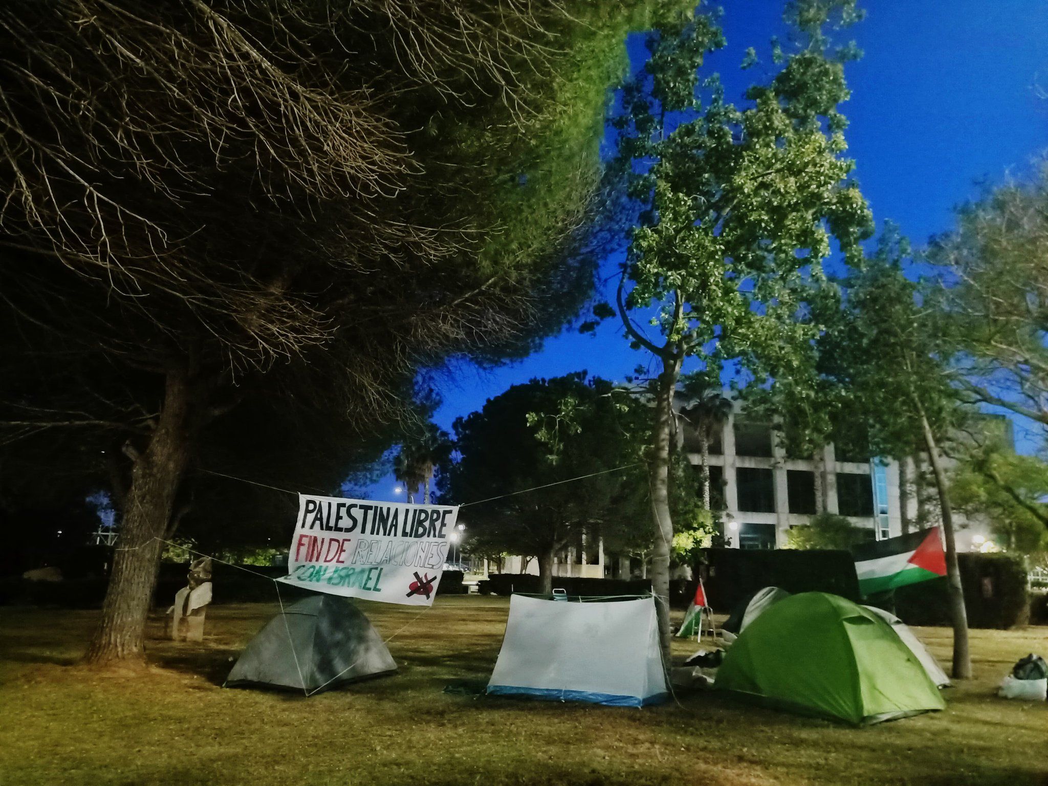 Imagen de la acampada en el Campus de Puerto Real publicada en redes sociales. - 