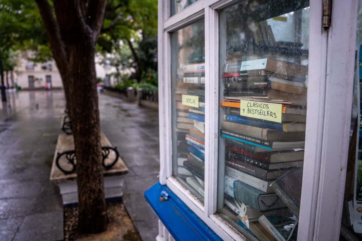 Un kiosko de prensa. - REYNA