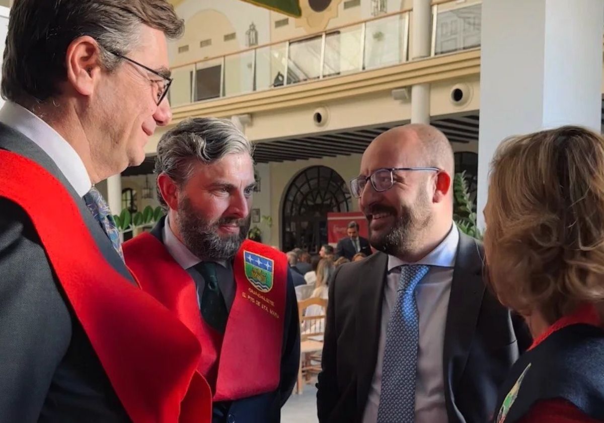 Germán Beardo durante su visita al colegio Grazalema-Guadalete en El Puerto.  - 