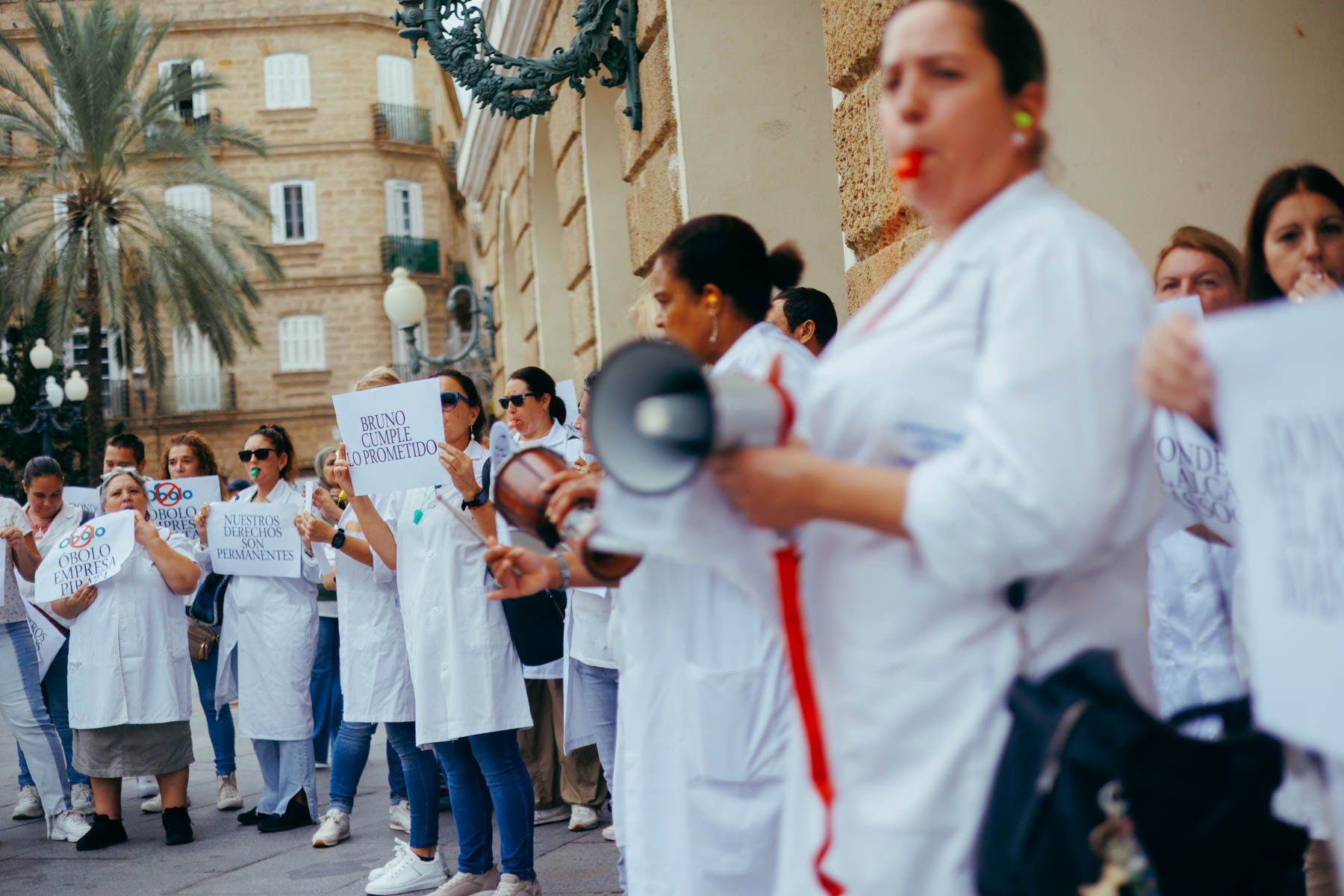 Andalucía no logra reducir la brecha salarial entre hombres y mujeres: ellas trabajan dos meses y medio 'por la cara' al año