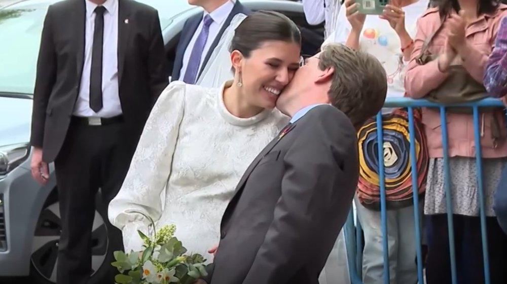 José Luis Martínez Almeida y Teresa Urquijo, en una imagen de TVE. - 