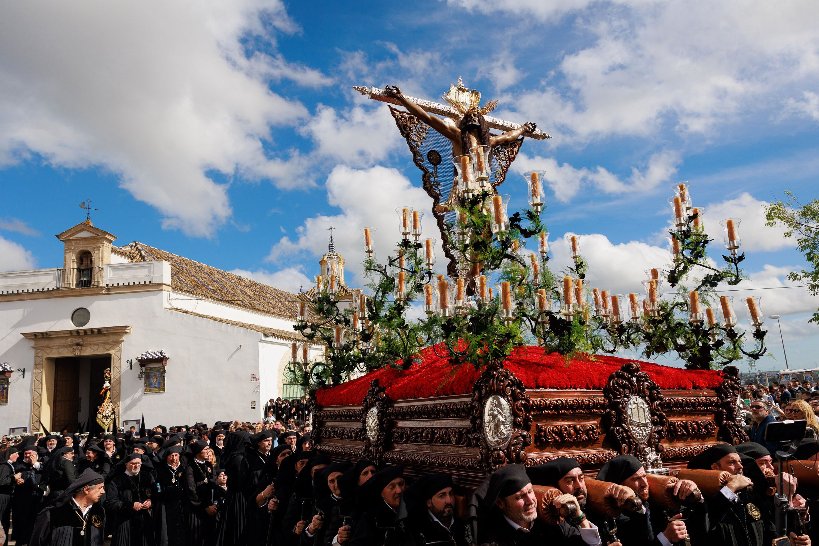 El Cristo y Exaltación retrasan su vuelta a casa por el tiempo: mantienen los mismos itinerarios