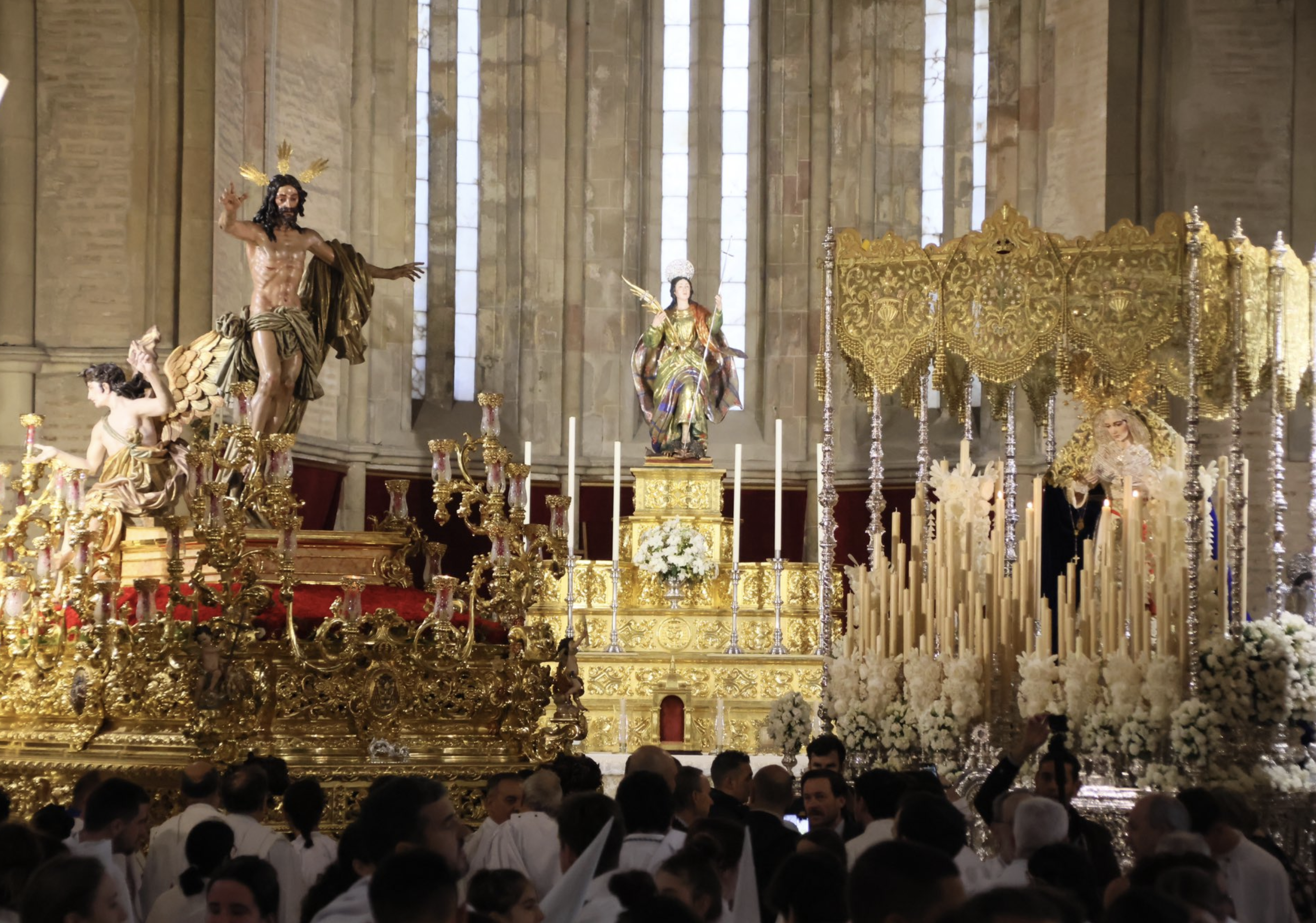 La Sagrada Resurrección de Sevilla también se queda en su casa