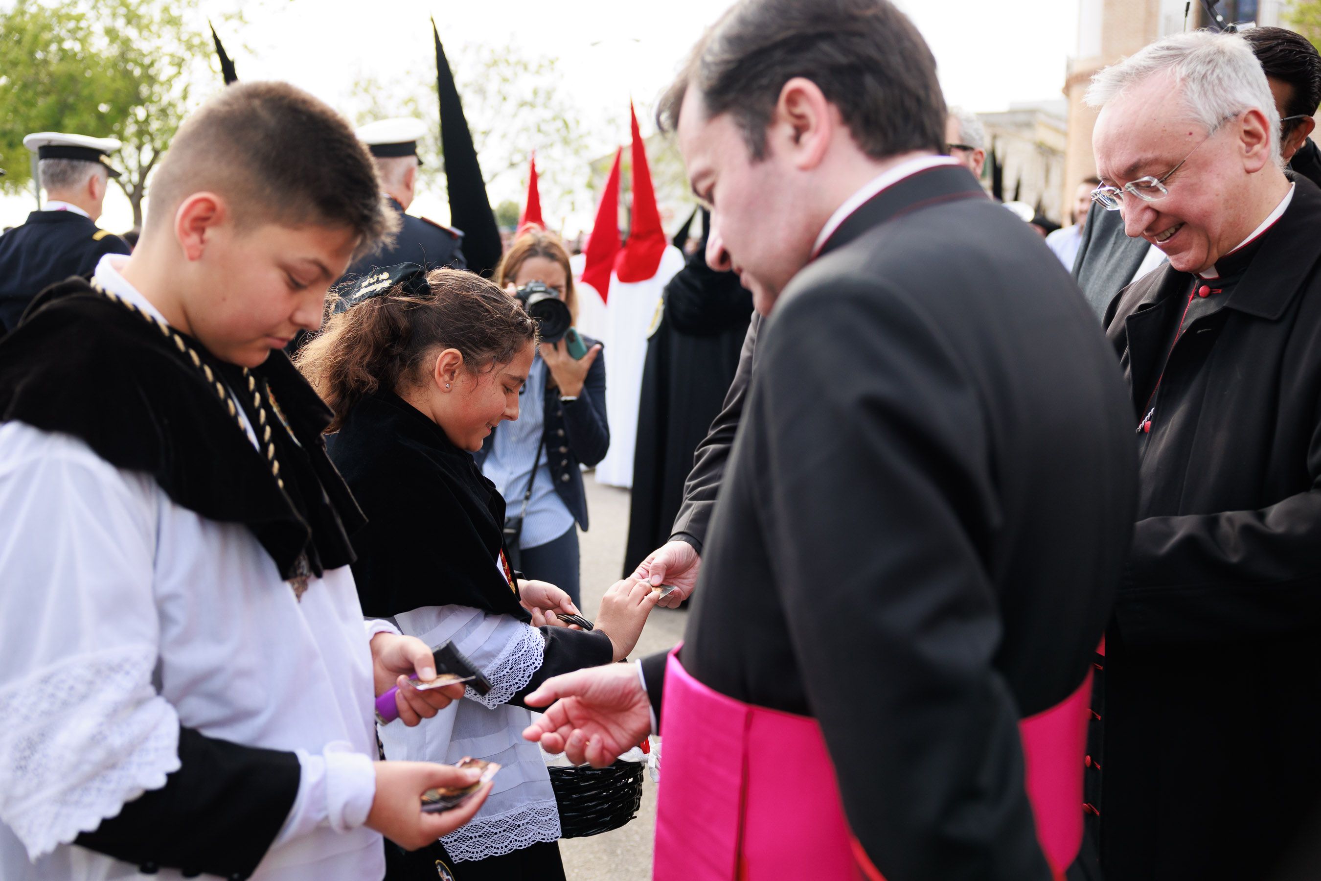 Indignación por la 'invitación' a marchase a las cofradías de la Catedral el Martes Santo
