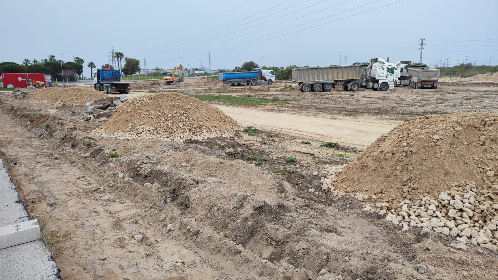 Acelera la obra del parque Trocadero Park en la Bahía de Cádiz: de Carrefour al paraíso de las camas elásticas. - 