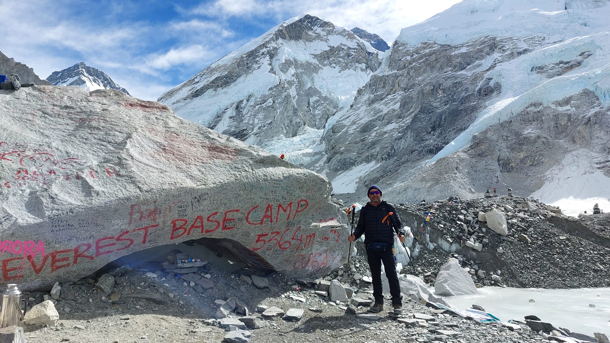 El campamento base del Everest, en peligro por la orina de los alpinistas
